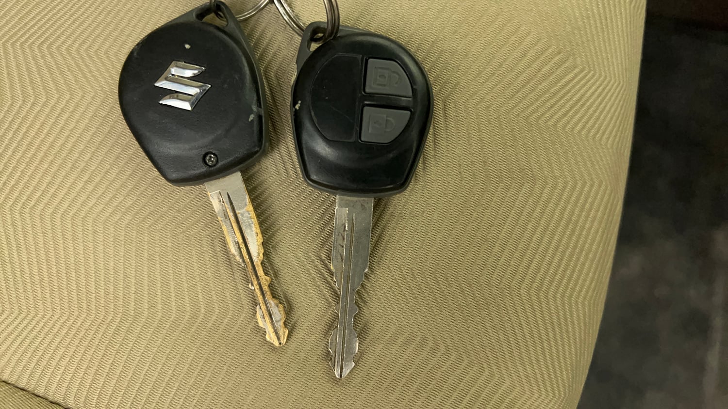 Used 2015 Maruti Suzuki Ertiga VXI CNG (Outside Fitted) Cng Manual extra CAR KEY VIEW