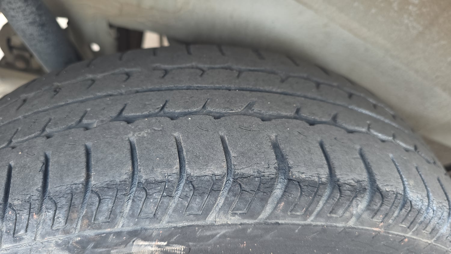 Used 2017 Maruti Suzuki Wagon R VXI Petrol Manual tyres RIGHT REAR TYRE TREAD VIEW