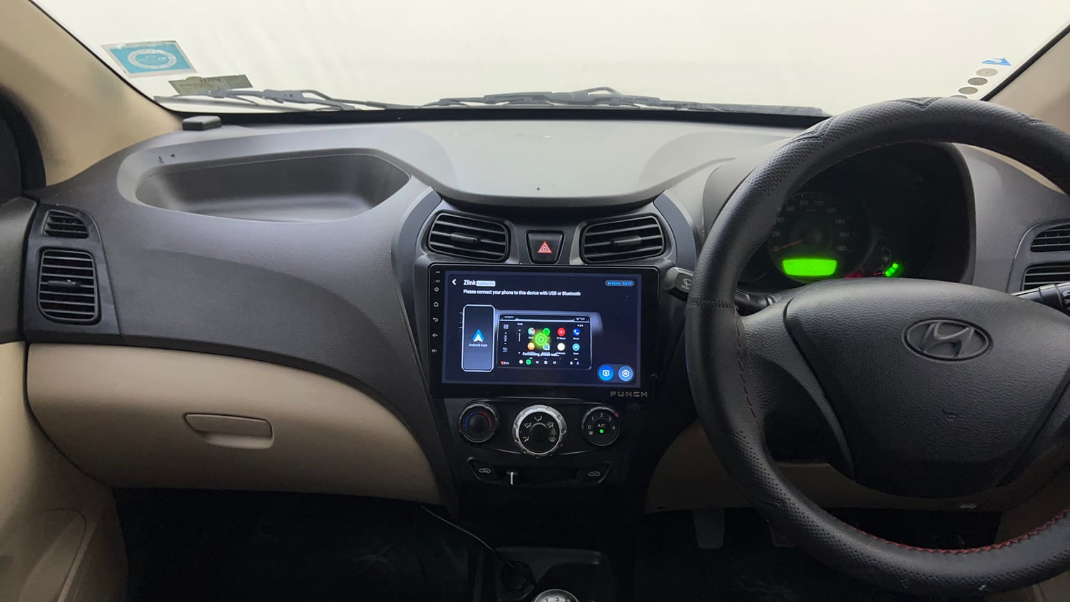 Used 2014 Hyundai Eon Era + Petrol Manual interior MUSIC SYSTEM & AC CONTROL VIEW