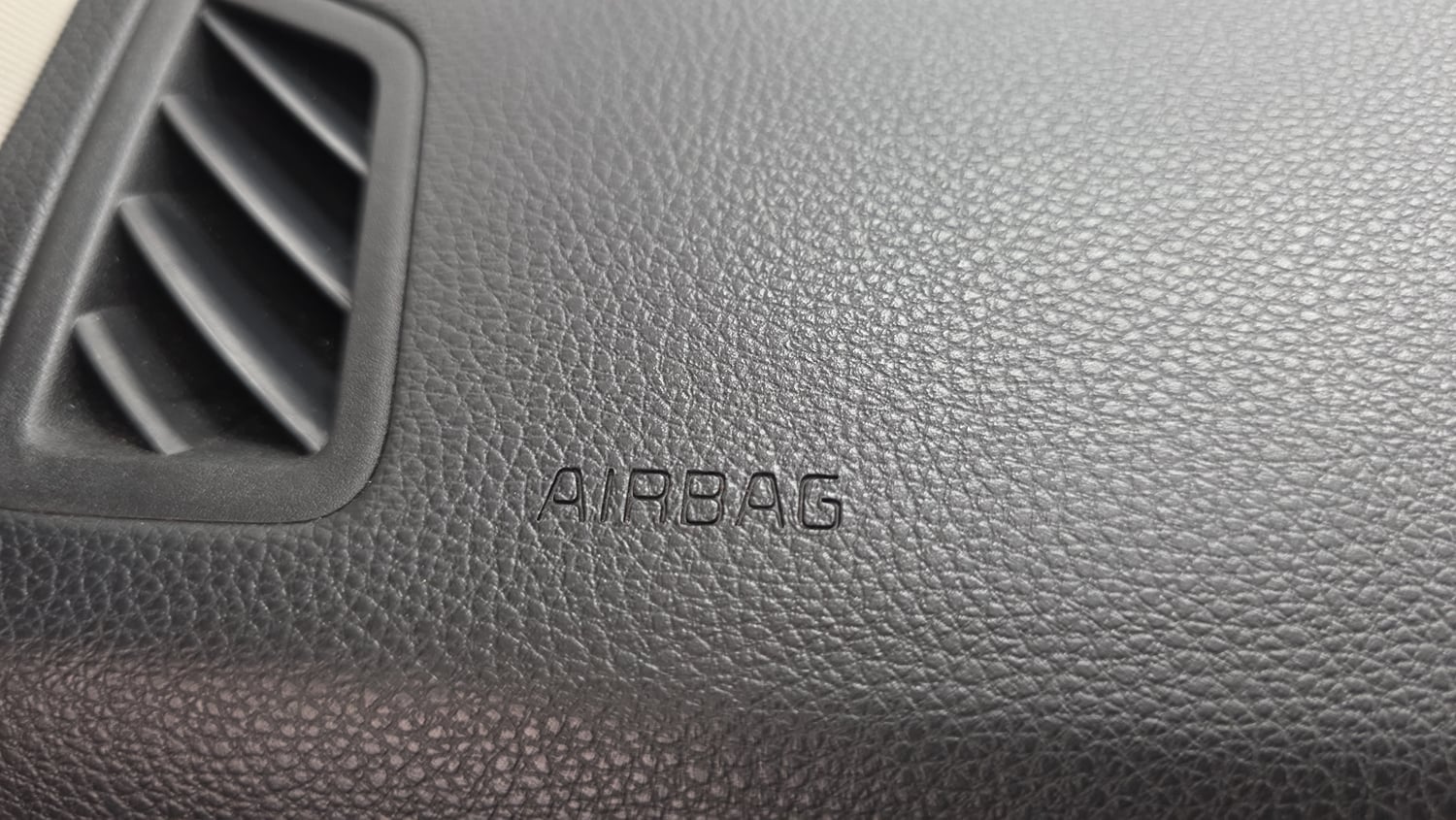 Used 2020 Kia Seltos HTX IVT 1.5 Petrol Automatic top_features Airbags