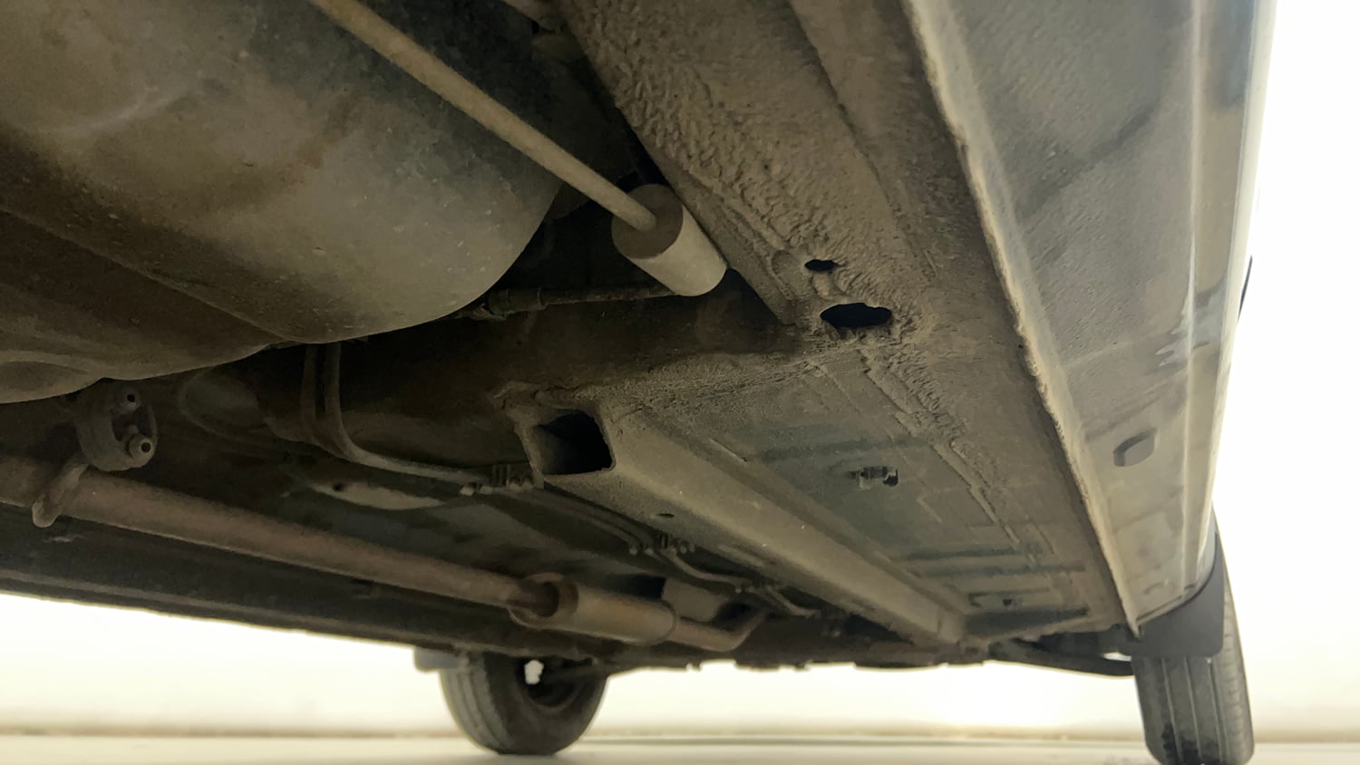 Used 2021 Renault Kwid RXL Petrol Manual extra REAR RIGHT UNDERBODY VIEW