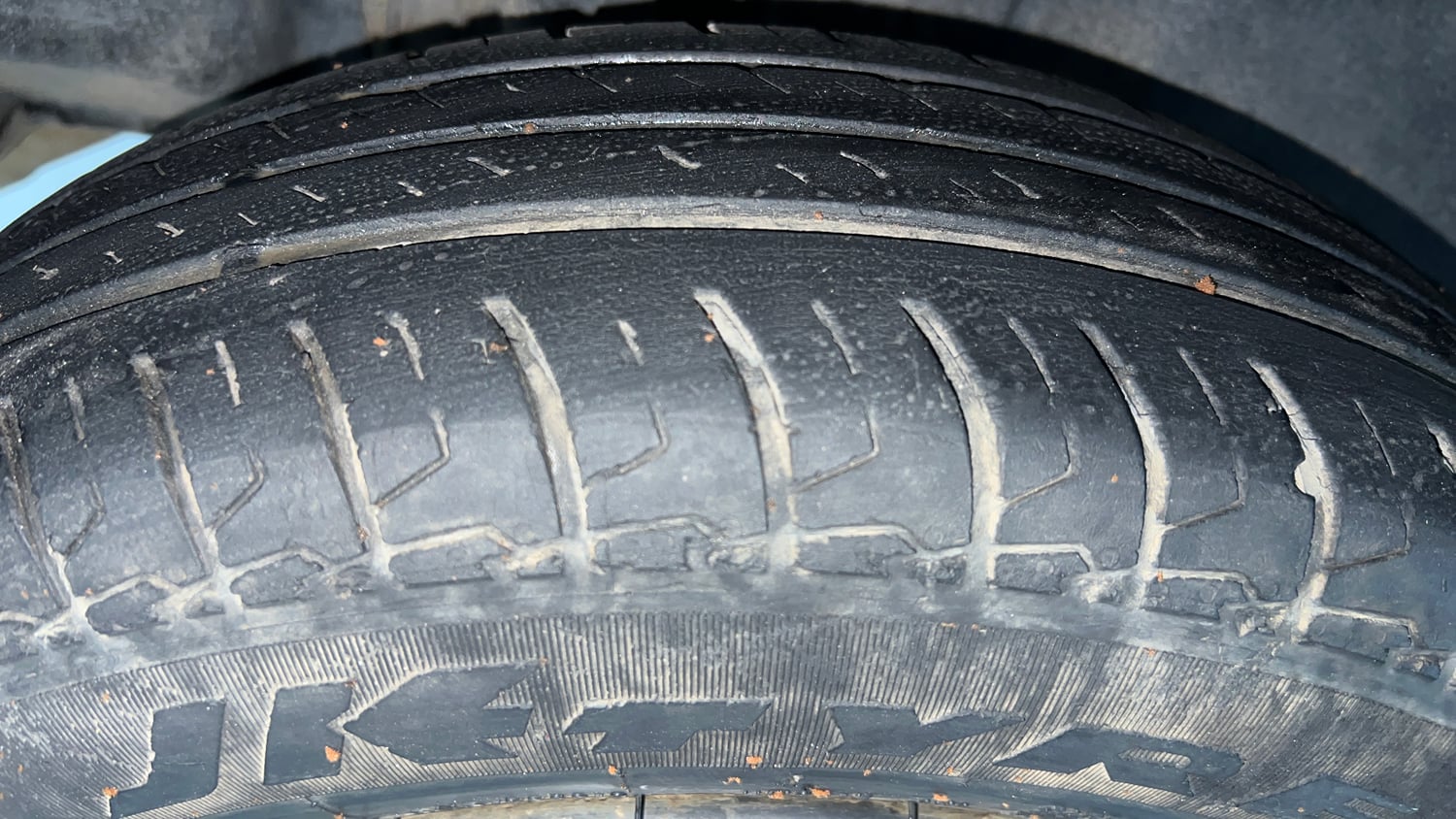 Used 2023 Maruti Suzuki Swift VXi Petrol Manual tyres RIGHT REAR TYRE TREAD VIEW