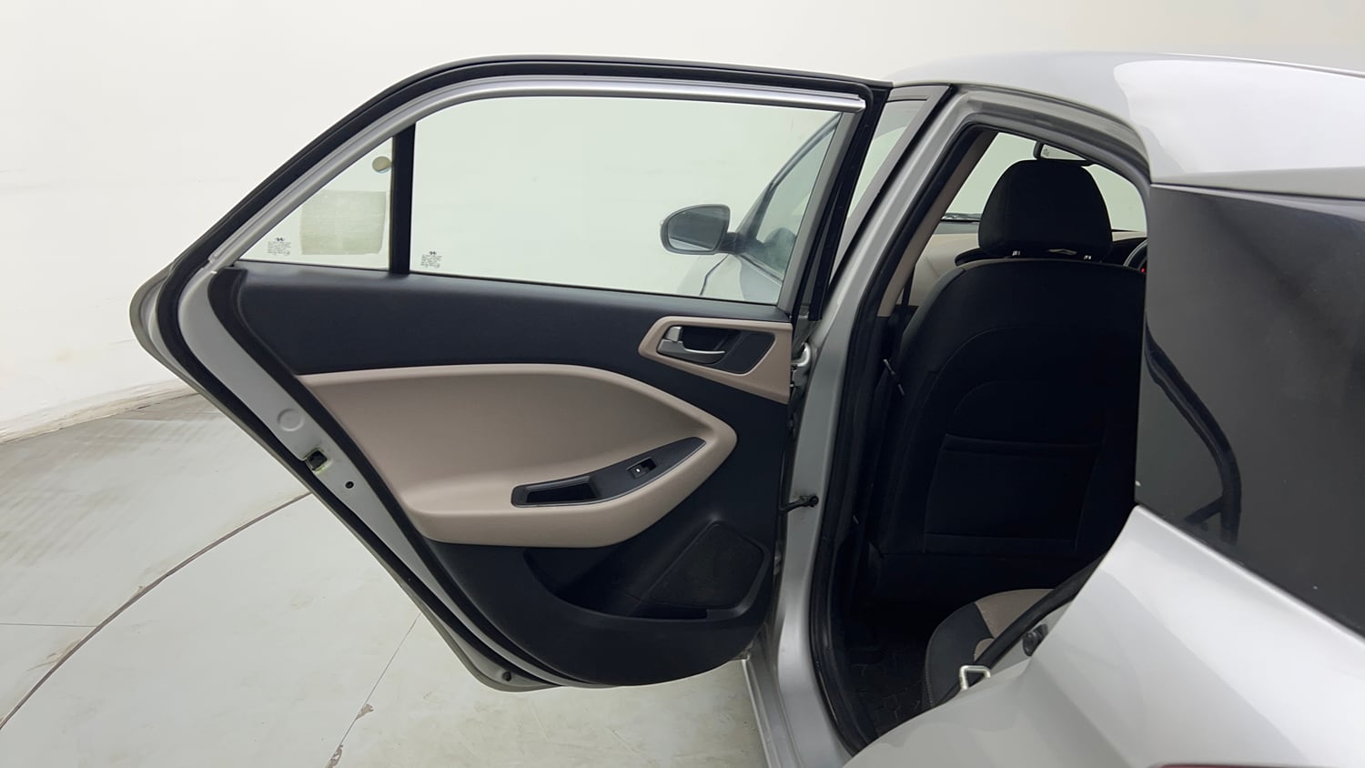 Used 2017 Hyundai Elite i20 Sportz 1.2 Petrol Manual interior LEFT REAR DOOR OPEN VIEW