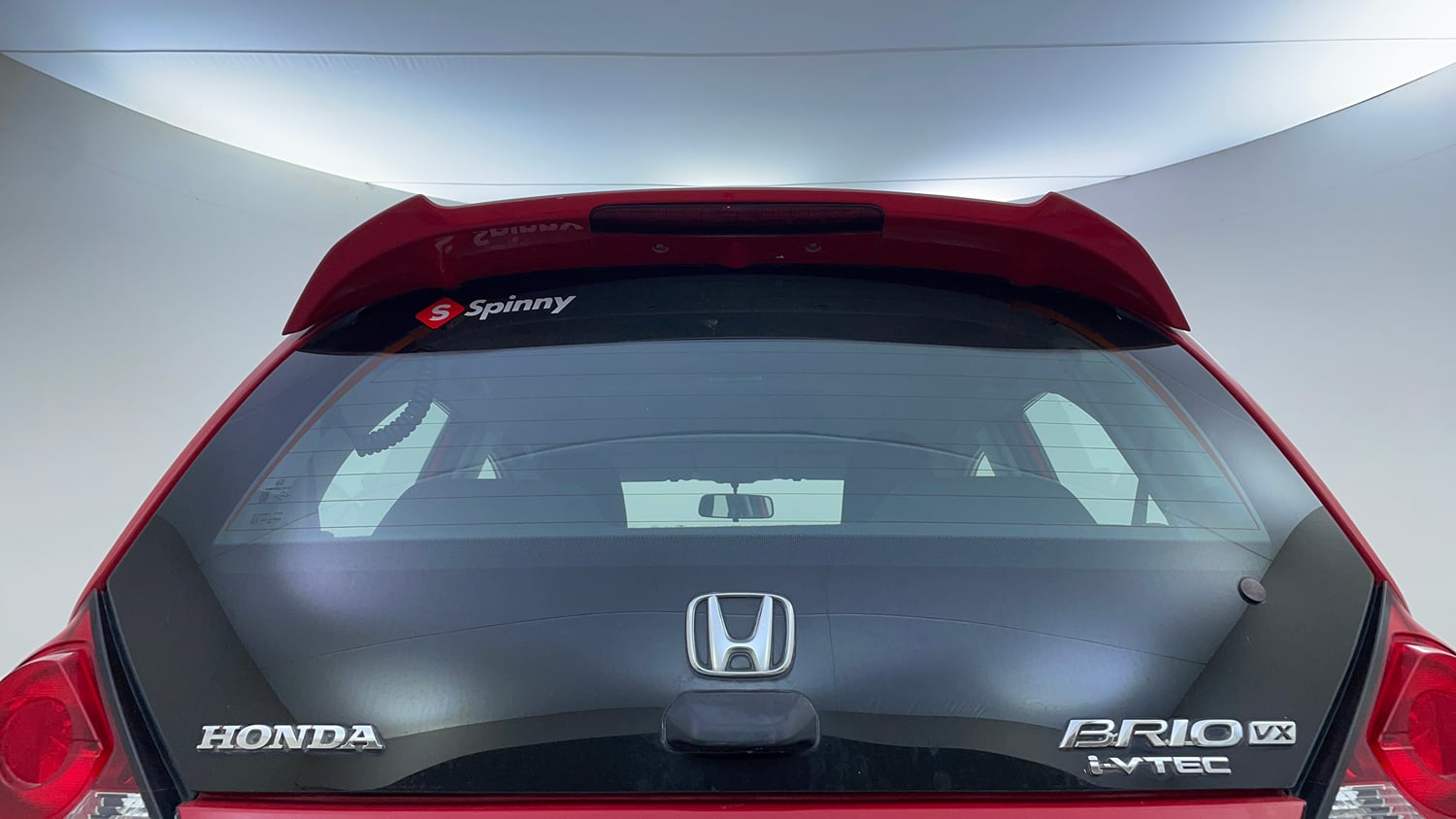 Used 2016 Honda Brio VX MT Petrol Manual exterior BACK WINDSHIELD VIEW