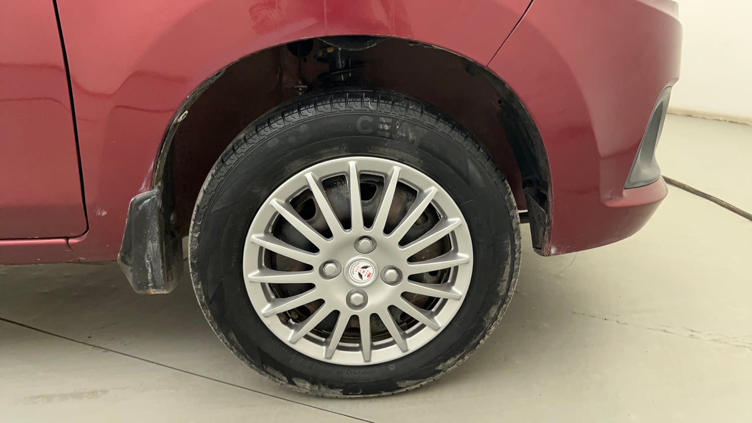 Used 2016 Maruti Suzuki Alto K10 VXi Petrol Manual tyres RIGHT FRONT TYRE RIM VIEW