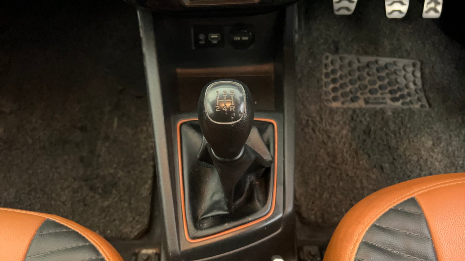 Used 2016 Hyundai i20 Active 1.2 S Petrol Manual interior GEAR  KNOB VIEW