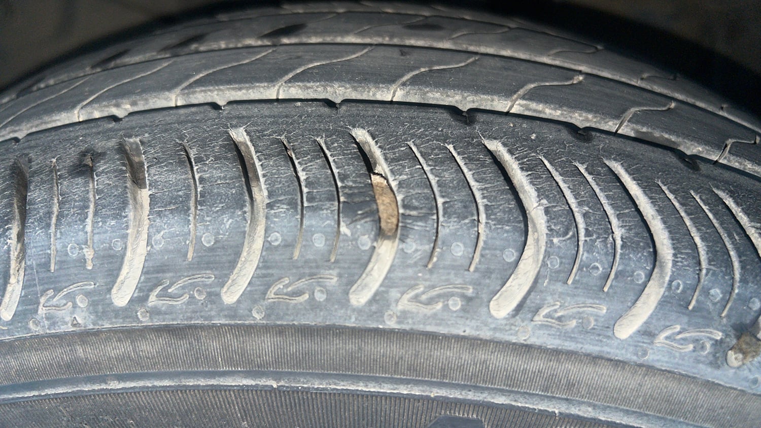 Used 2020 Honda Amaze 1.2 VX MT Petrol Petrol Manual tyres LEFT FRONT TYRE TREAD VIEW