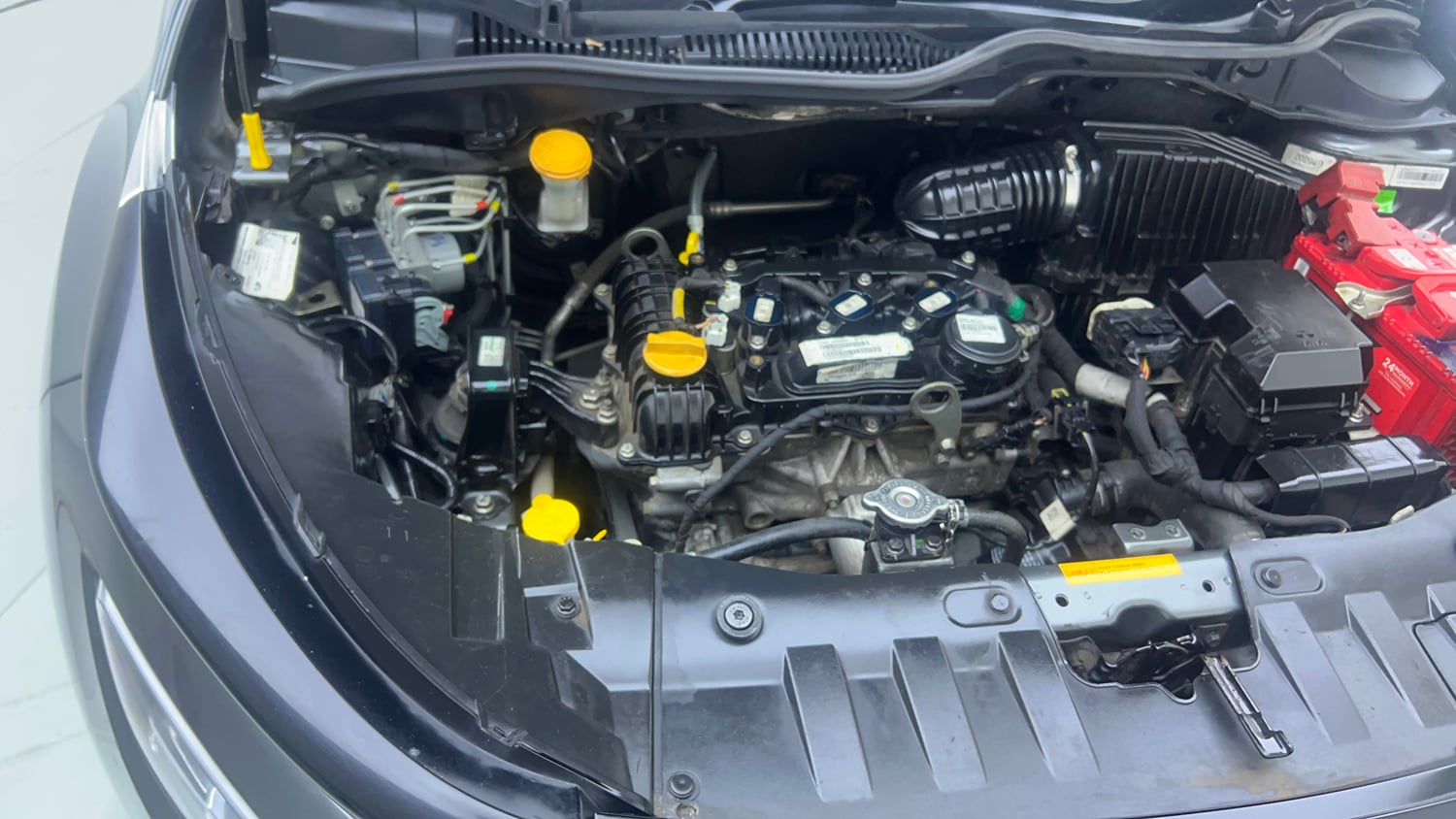 Used 2023 Tata Altroz XZA Plus Petrol Petrol Automatic engine ENGINE RIGHT SIDE VIEW