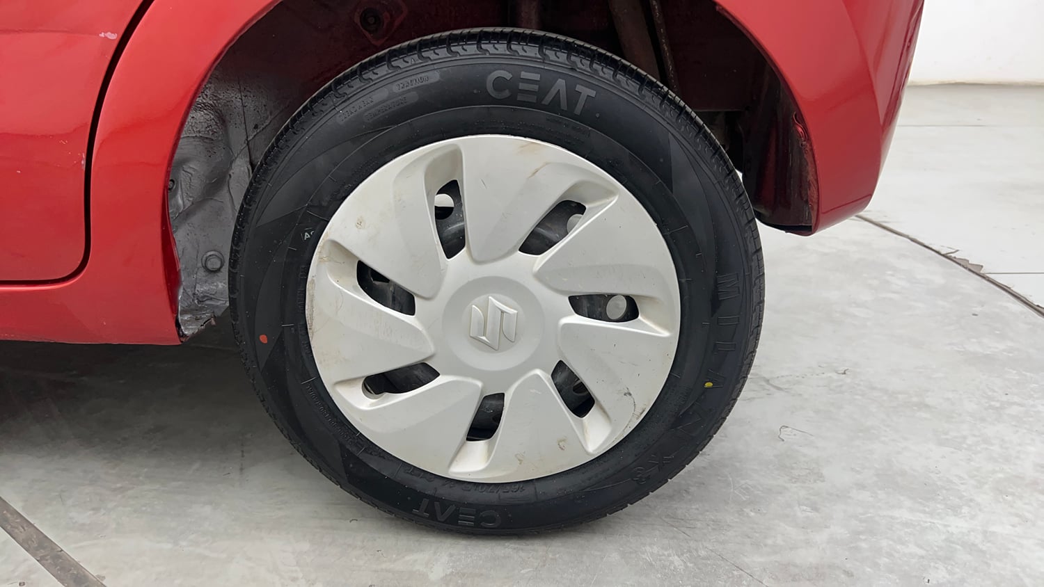 Used 2015 Maruti Suzuki Celerio VXi Petrol Manual tyres LEFT REAR TYRE RIM VIEW