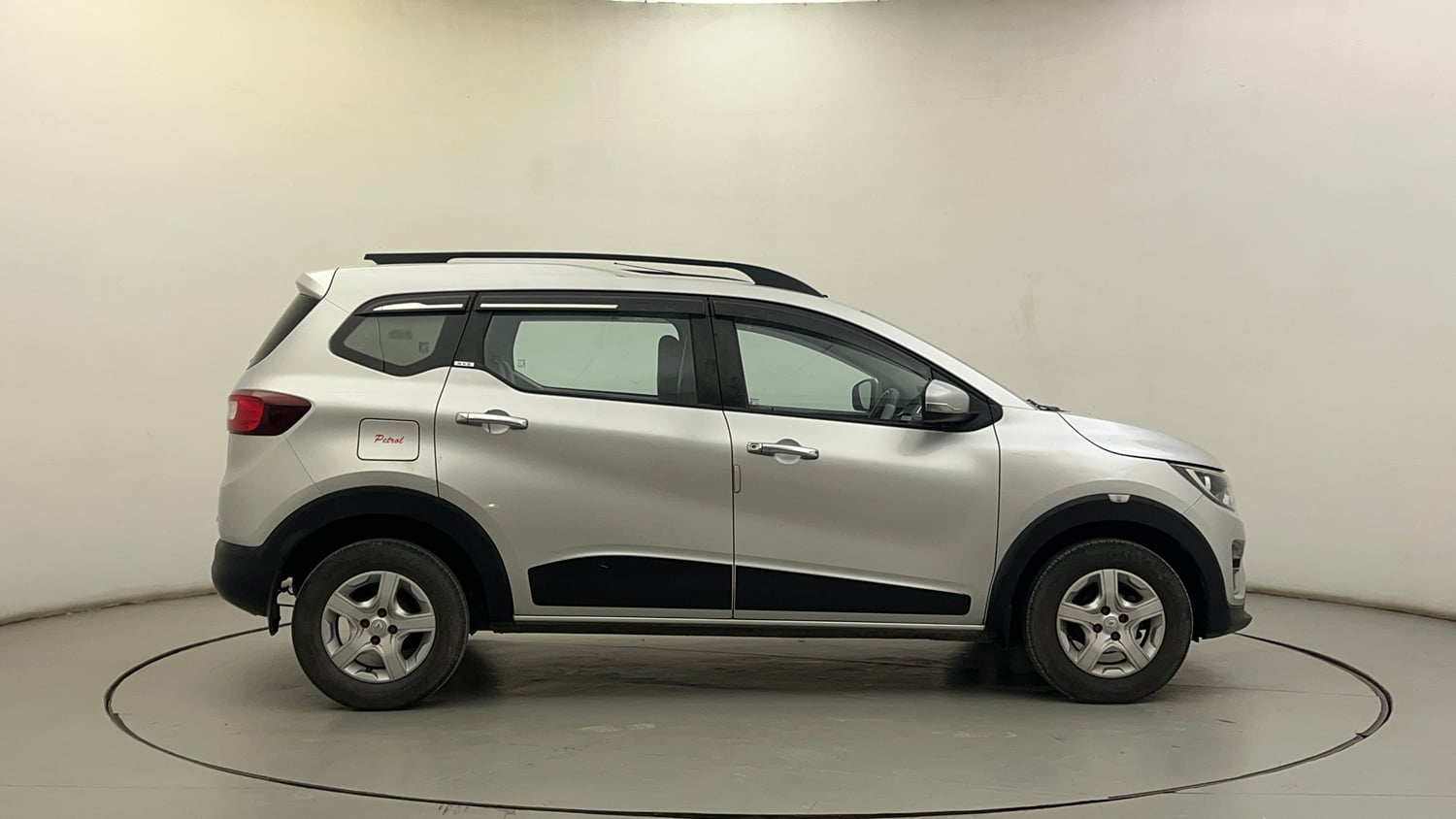 Used 2019 Renault Triber RXZ Petrol Manual exterior RIGHT SIDE VIEW