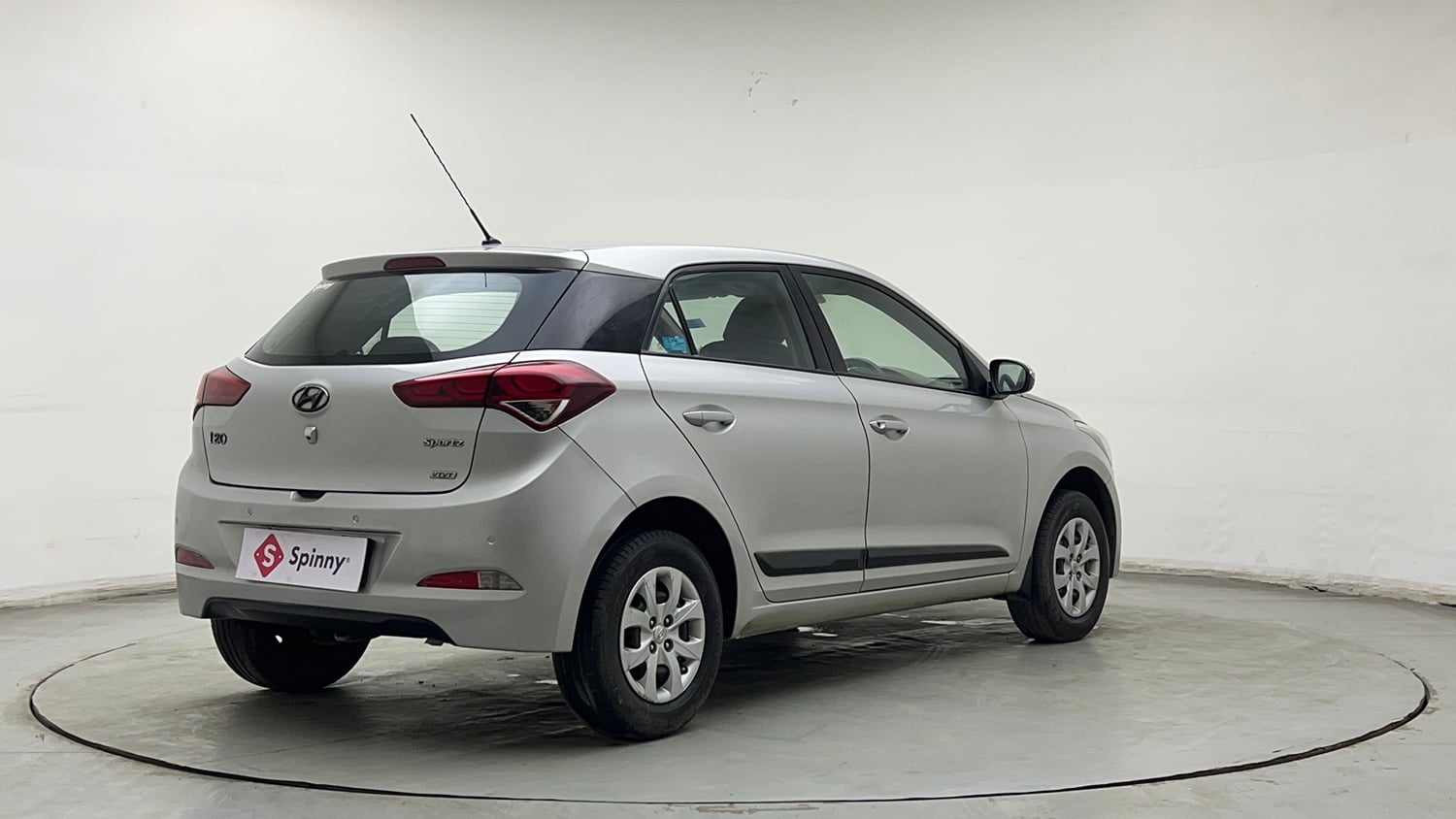Used 2017 Hyundai Elite i20 Sportz 1.2 Petrol Manual exterior RIGHT REAR CORNER VIEW