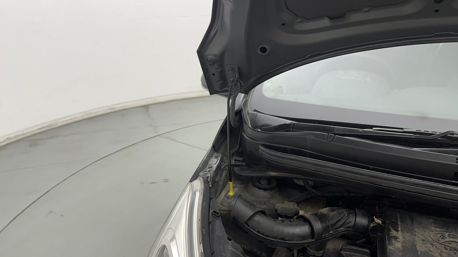 Used 2018 Hyundai Grand i10 Sportz 1.2 Kappa VTVT Petrol Manual engine ENGINE RIGHT SIDE HINGE & APRON VIEW