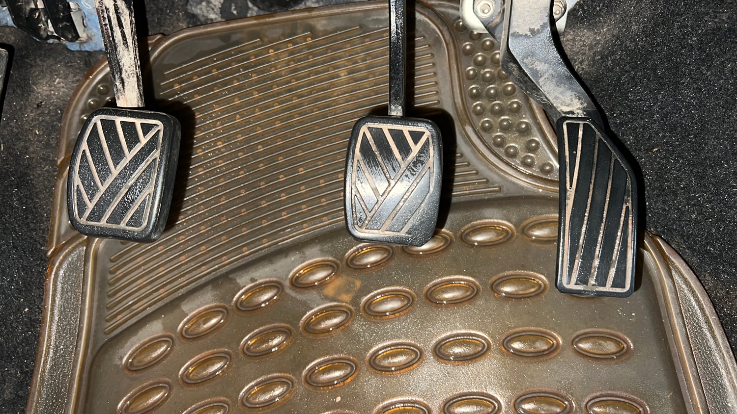 Used 2013 Maruti Suzuki Swift VXi Petrol Manual interior PEDALS VIEW
