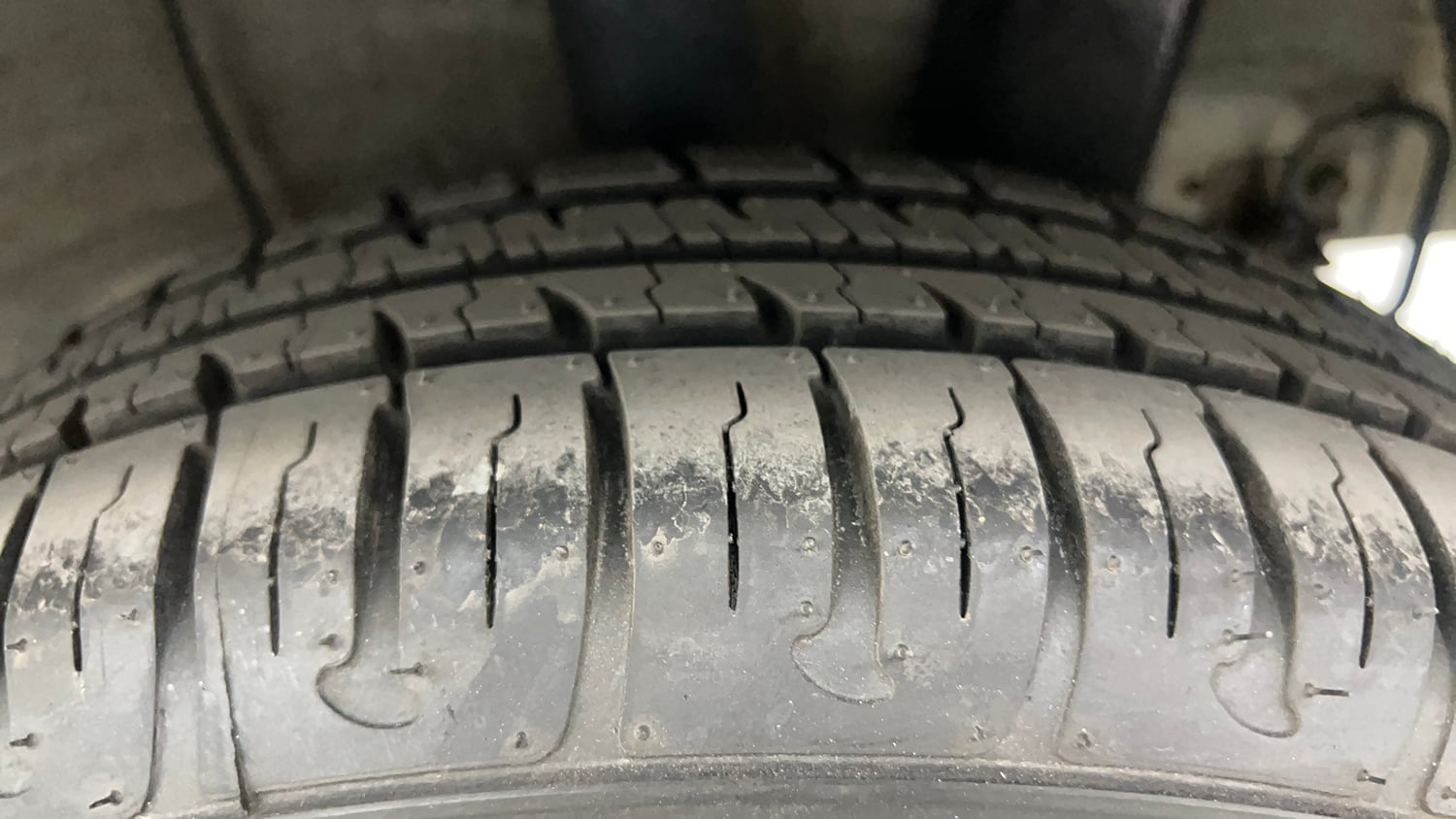 Used 2016 Hyundai Grand i10 Asta 1.2 Kappa VTVT (O) Petrol Manual tyres LEFT REAR TYRE TREAD VIEW