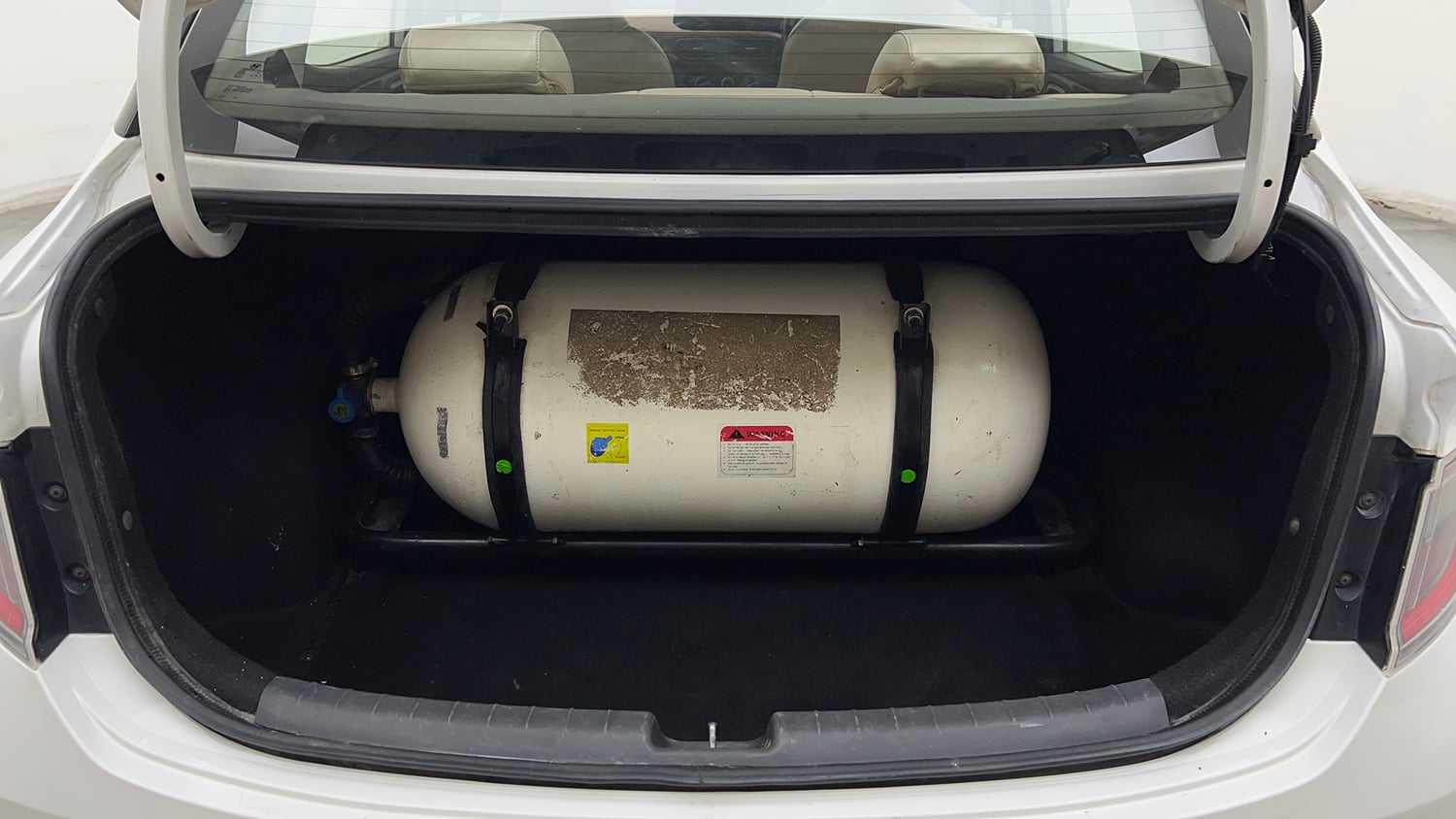 Used 2022 Hyundai Aura S 1.2 CNG Cng Manual interior DICKY INSIDE VIEW
