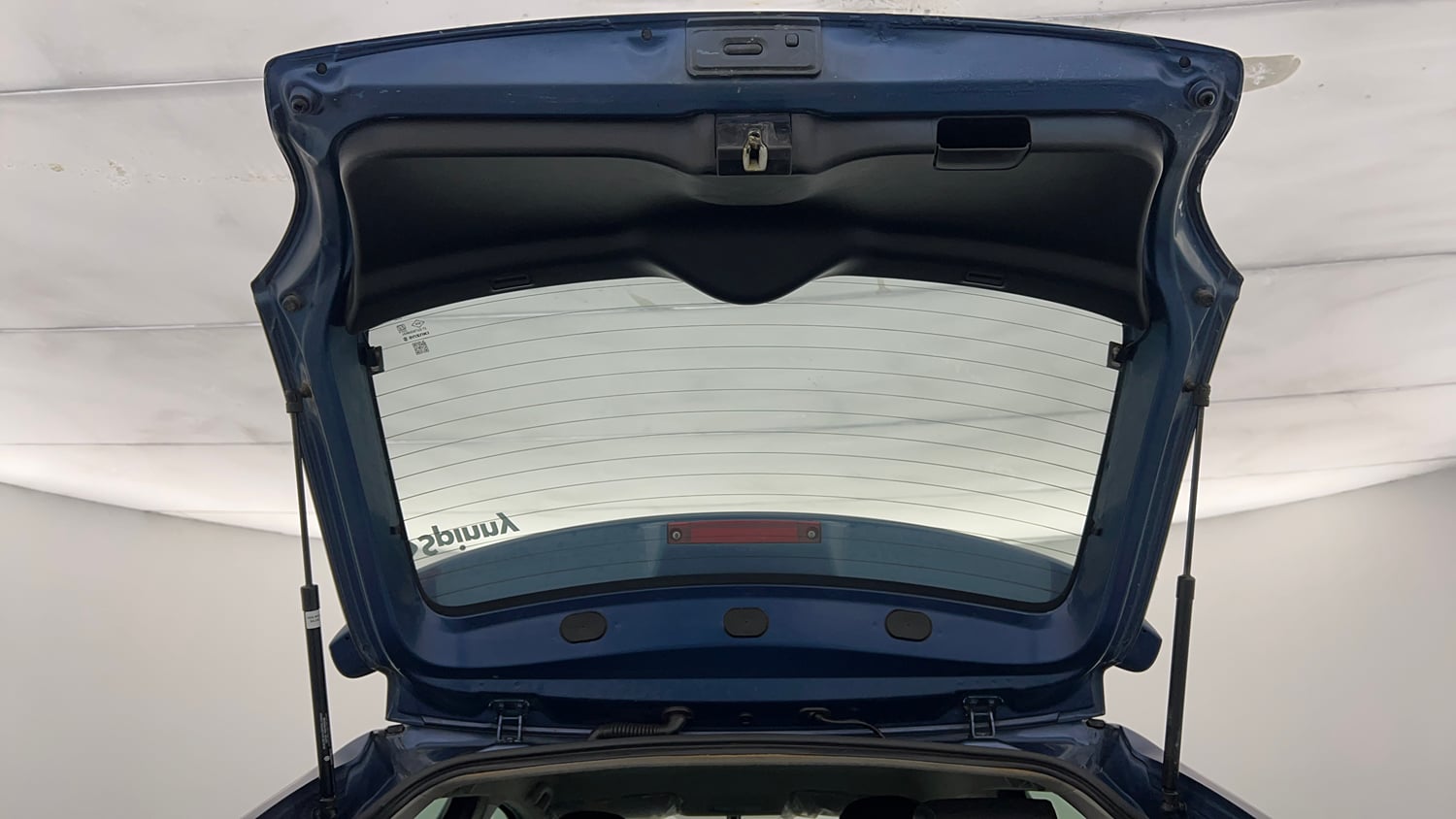 Used 2018 Maruti Suzuki Baleno Zeta 1.2 Petrol Manual interior DICKY DOOR OPEN VIEW