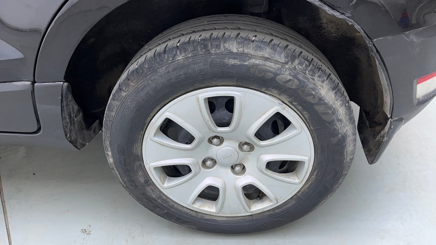 Used 2018 Ford EcoSport Ambiente 1.5L Ti-VCT Petrol Manual tyres LEFT REAR TYRE RIM VIEW