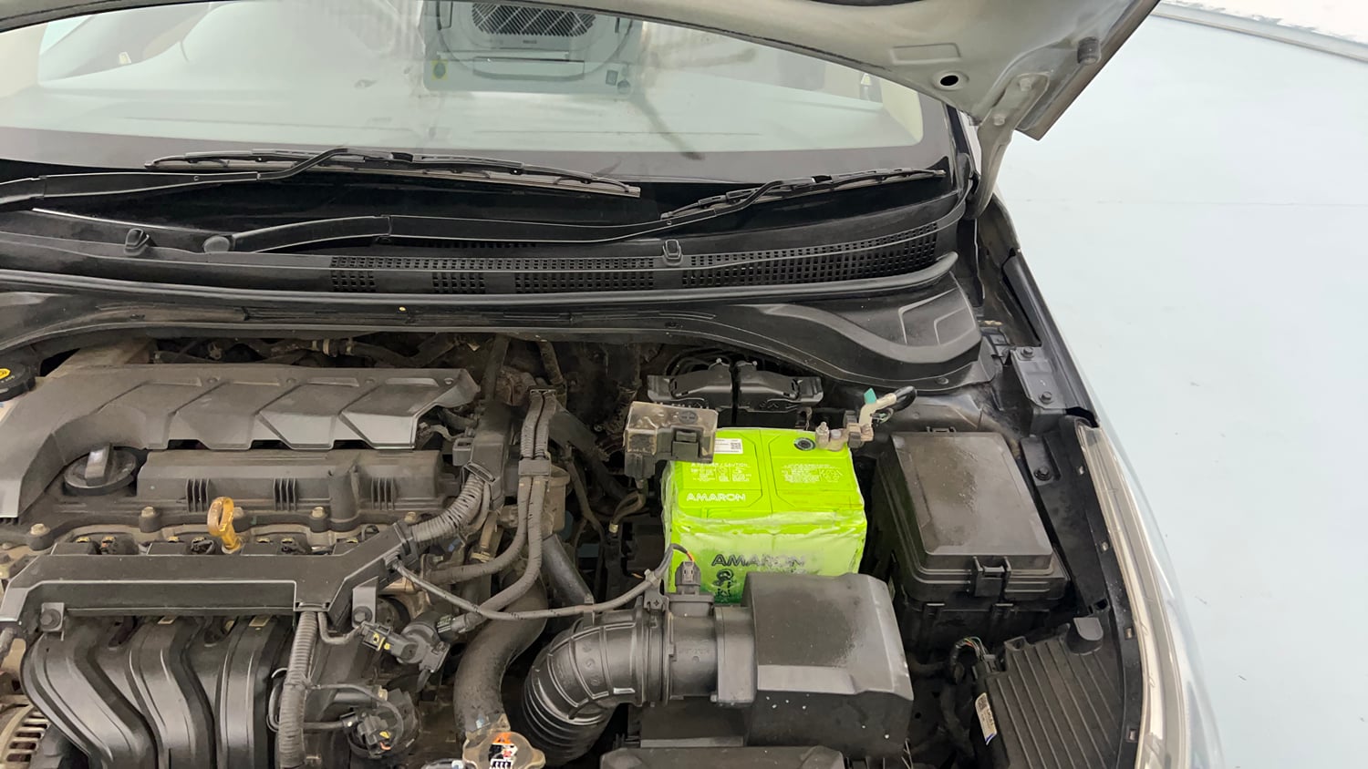 Used 2022 Hyundai Verna SX 1.5 MPi Petrol Manual engine ENGINE LEFT SIDE HINGE & APRON VIEW
