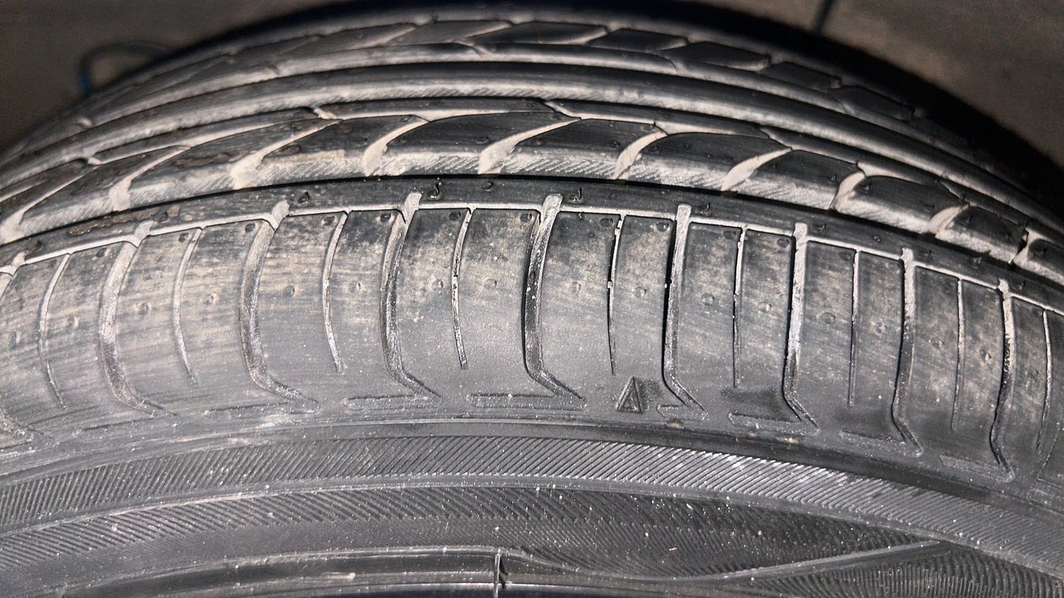 Used 2019 Hyundai Grand i10 Sportz 1.2 Kappa VTVT Petrol Manual tyres RIGHT REAR TYRE TREAD VIEW