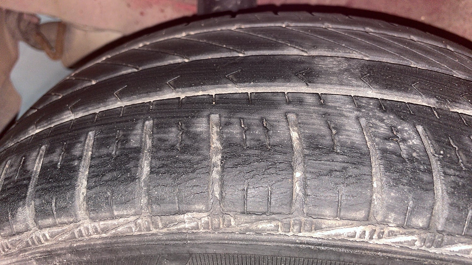Used 2016 Honda Brio VX MT Petrol Manual tyres RIGHT REAR TYRE TREAD VIEW