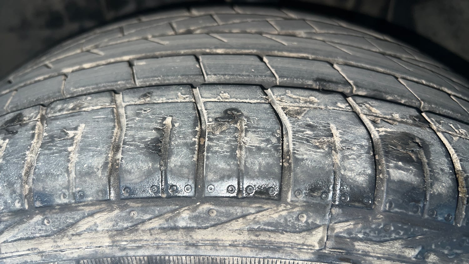 Used 2023 Tata Nexon XZA Plus (S) Petrol Automatic tyres LEFT FRONT TYRE TREAD VIEW