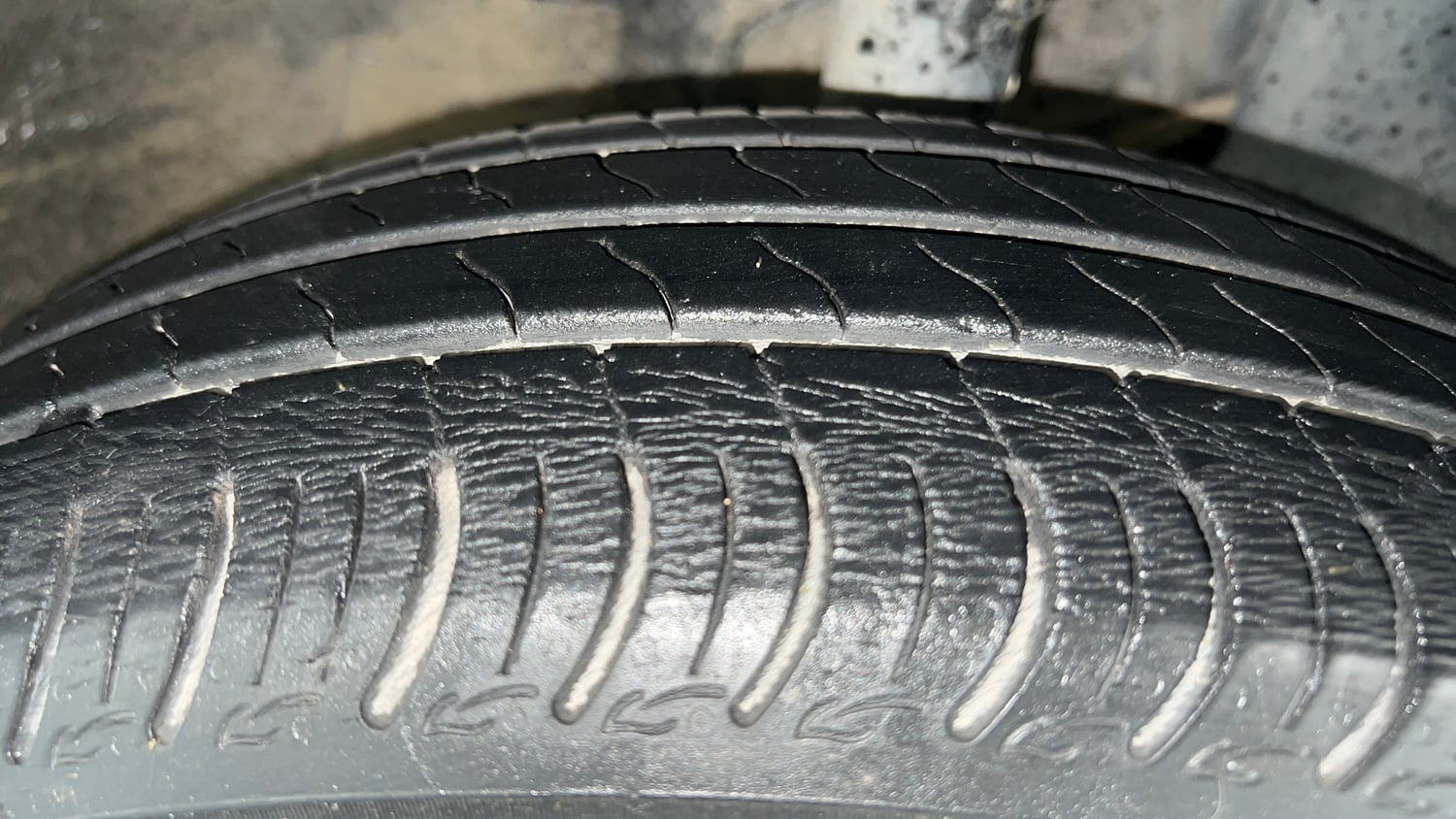 Used 2023 Maruti Suzuki Wagon R ZXI Plus 1.2 Petrol Manual tyres RIGHT FRONT TYRE TREAD VIEW
