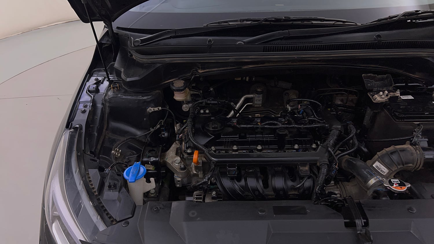 Used 2024 Hyundai New i20 Asta (O) 1.2 IVT Petrol Automatic engine ENGINE RIGHT SIDE HINGE & APRON VIEW