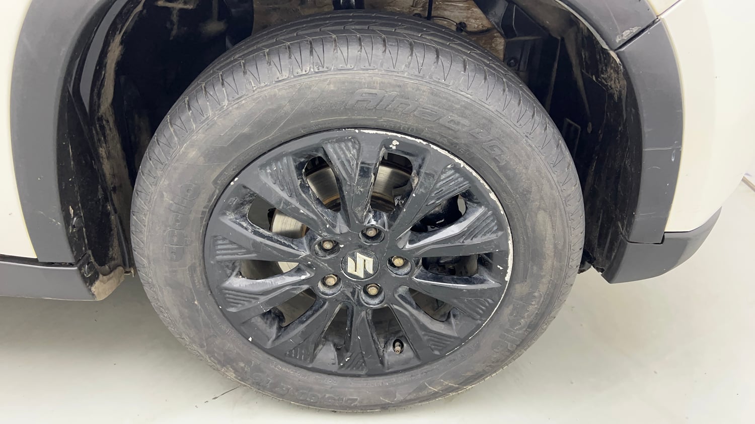 Used 2022 maruti-suzuki Vitara Brezza ZXi Petrol Manual tyres RIGHT FRONT TYRE RIM VIEW