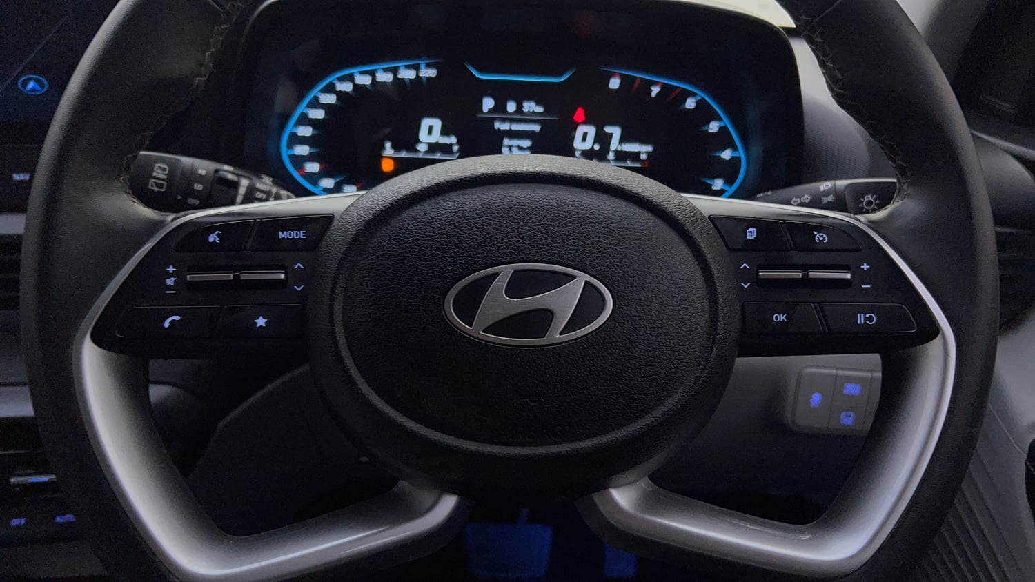 Used 2024 Hyundai New i20 Asta (O) 1.2 IVT Petrol Automatic top_features Airbags