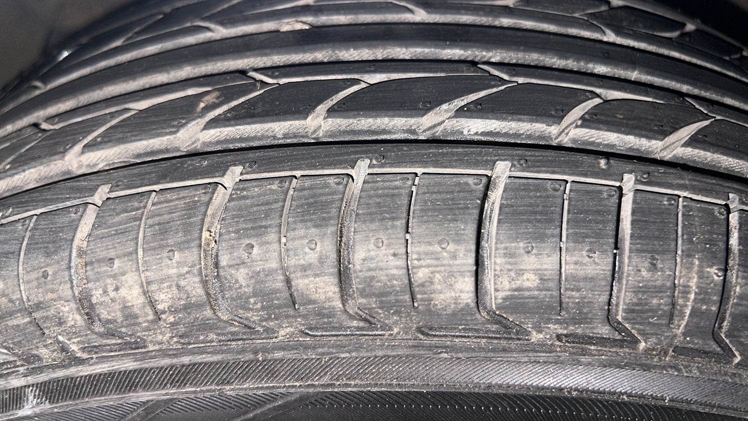 Used 2019 Hyundai Grand i10 Sportz 1.2 Kappa VTVT Petrol Manual tyres LEFT FRONT TYRE TREAD VIEW
