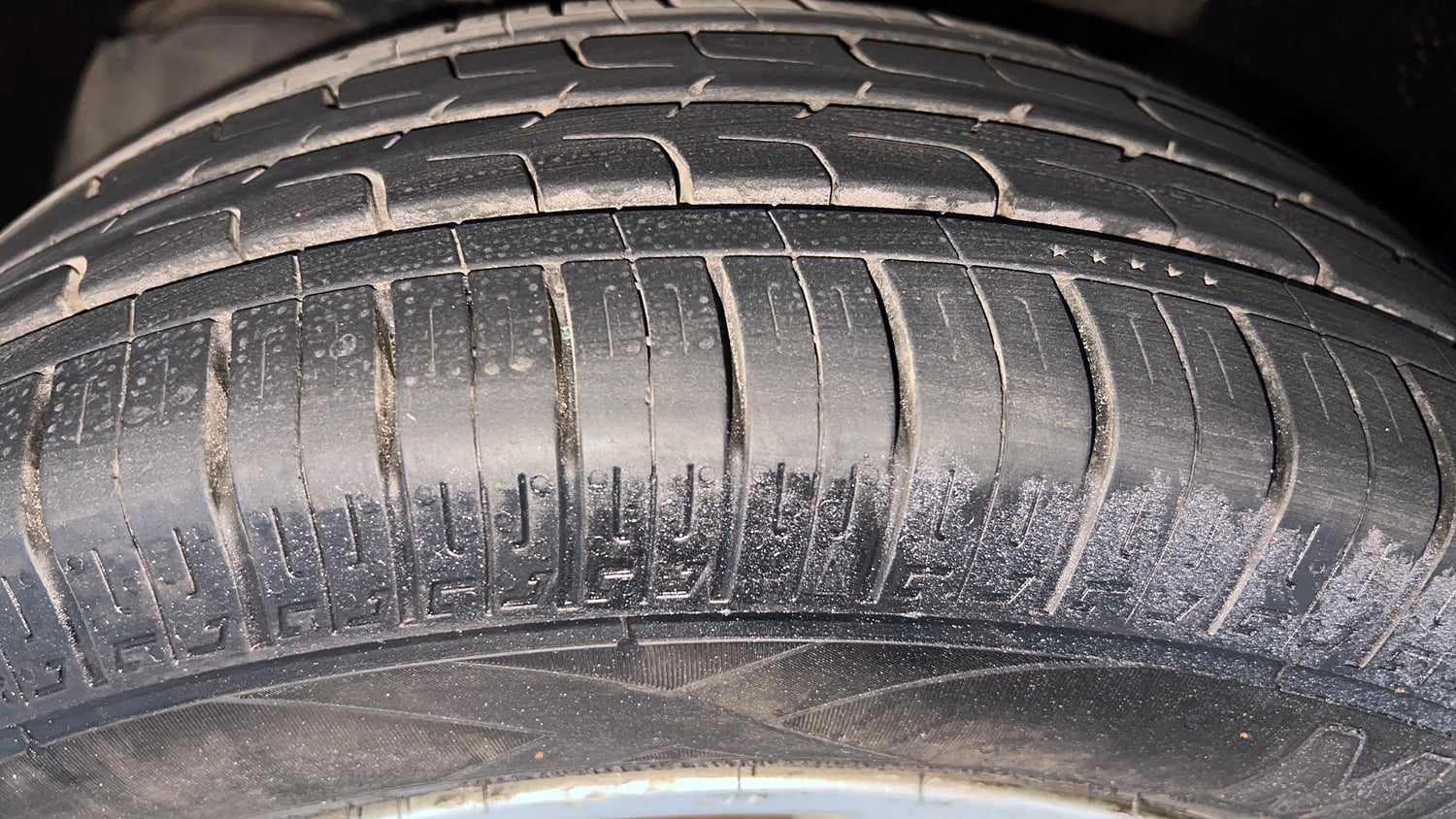 Used 2018 Tata Tiago Revotron XZA Petrol Automatic tyres LEFT FRONT TYRE TREAD VIEW