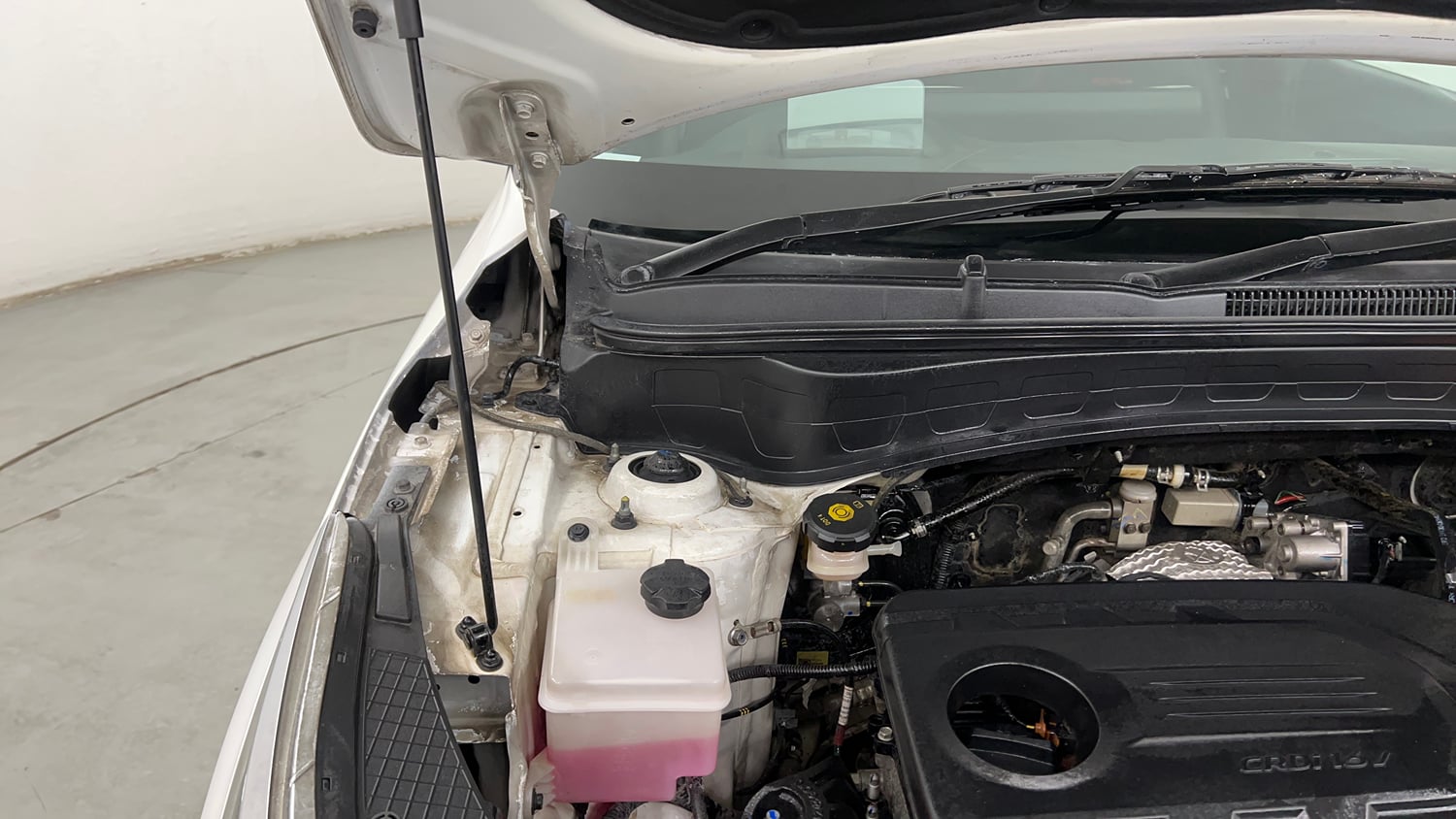 Used 2022 Kia Seltos GTX Plus 1.5 Diesel AT Diesel Automatic engine ENGINE RIGHT SIDE HINGE & APRON VIEW