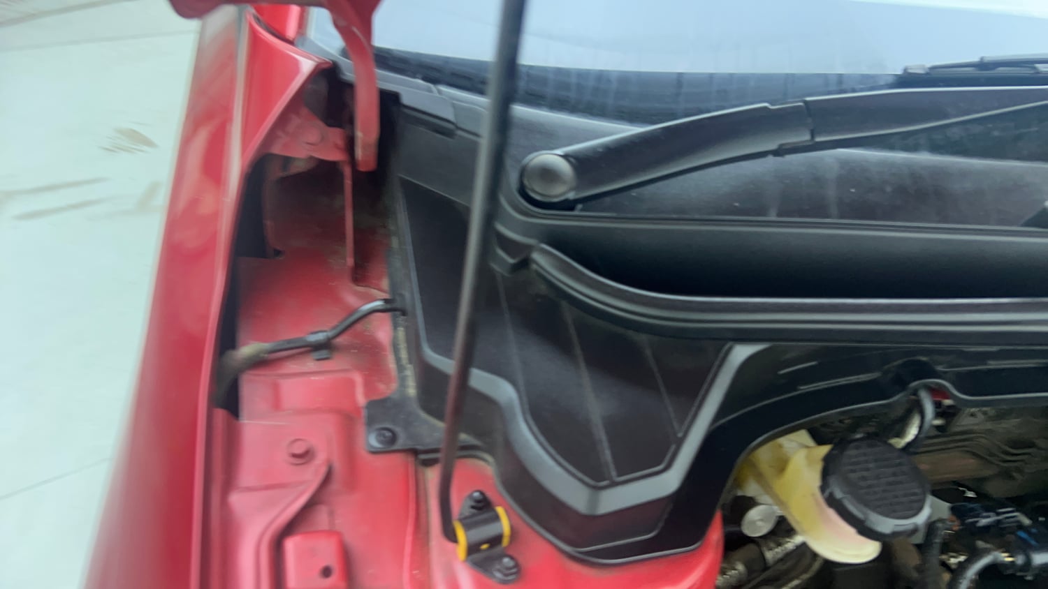 Used 2021 Hyundai i20 Asta 1.2 IVT Petrol Automatic engine ENGINE RIGHT SIDE HINGE & APRON VIEW