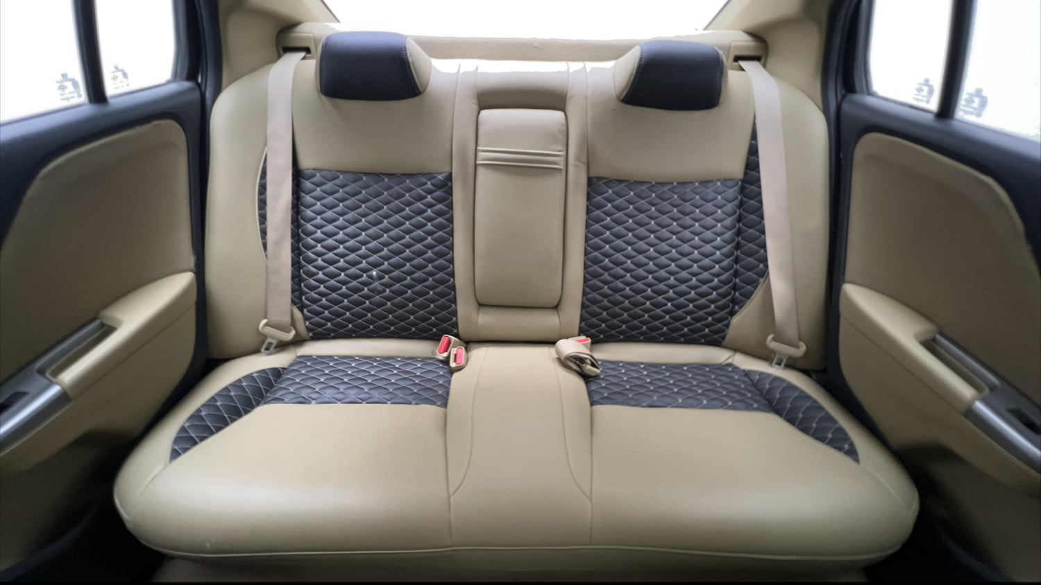 Used 2015 Honda City V Petrol Manual interior REAR SEAT CONDITION VIEW