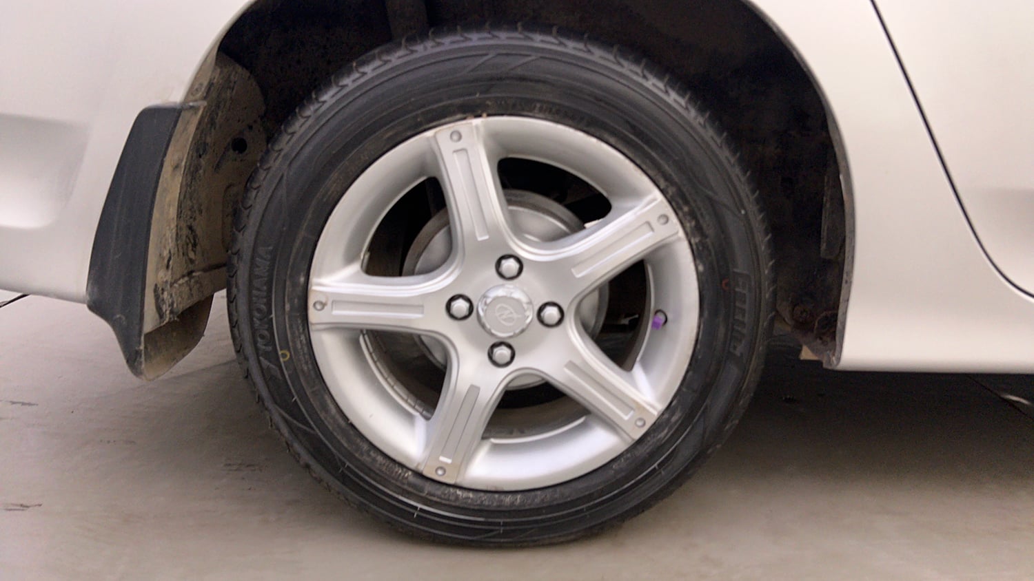 Used 2012 Honda City 1.5 E MT Petrol Manual tyres RIGHT REAR TYRE RIM VIEW
