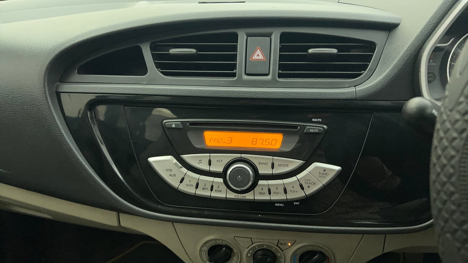 Used 2016 Maruti Suzuki Alto K10 VXi Petrol Manual interior MUSIC SYSTEM & AC CONTROL VIEW