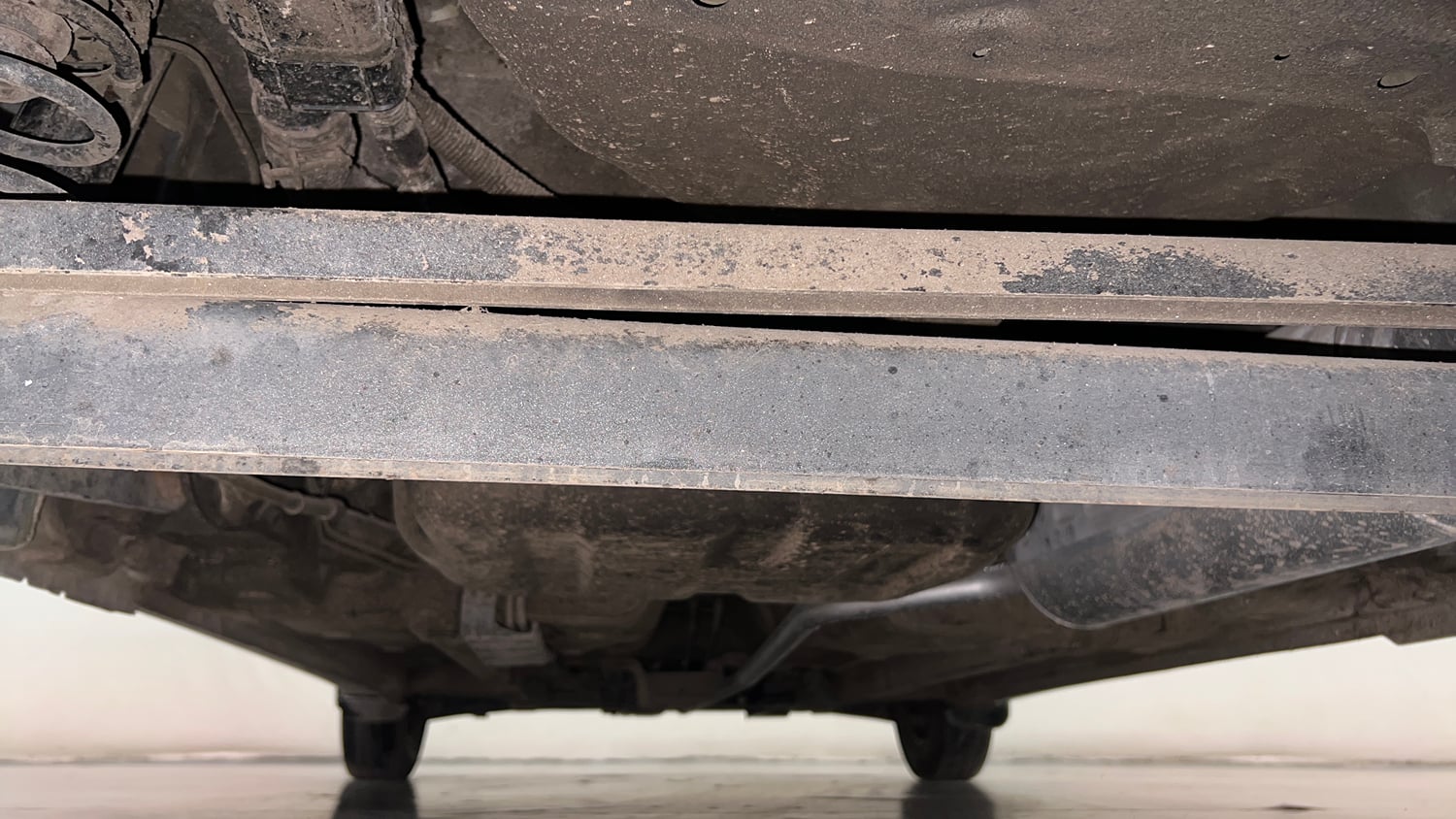 Used 2014 Hyundai Eon Era + Petrol Manual extra REAR UNDERBODY VIEW (TAKEN FROM REAR)