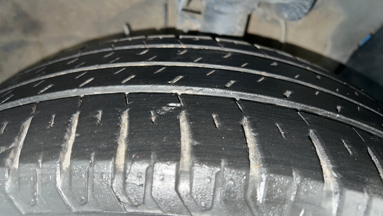 Used 2022 Hyundai Verna SX 1.5 MPi Petrol Manual tyres RIGHT FRONT TYRE TREAD VIEW