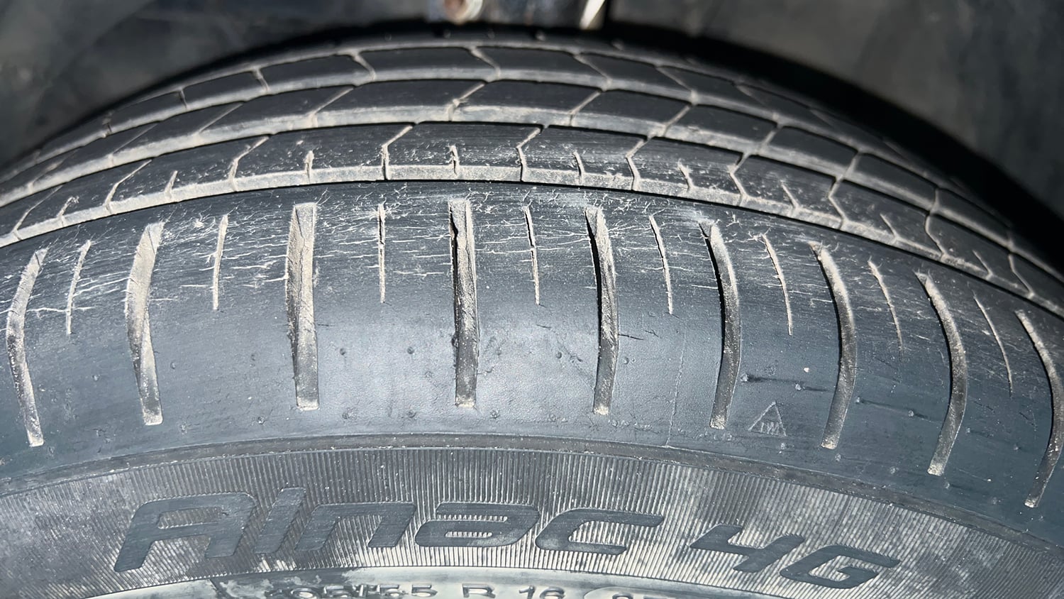 Used 2019 Toyota Glanza G Petrol Manual tyres LEFT FRONT TYRE TREAD VIEW