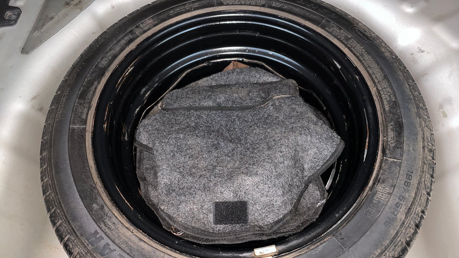 Used 2015 Hyundai i20 Active 1.2 S Petrol Manual tyres SPARE TYRE VIEW