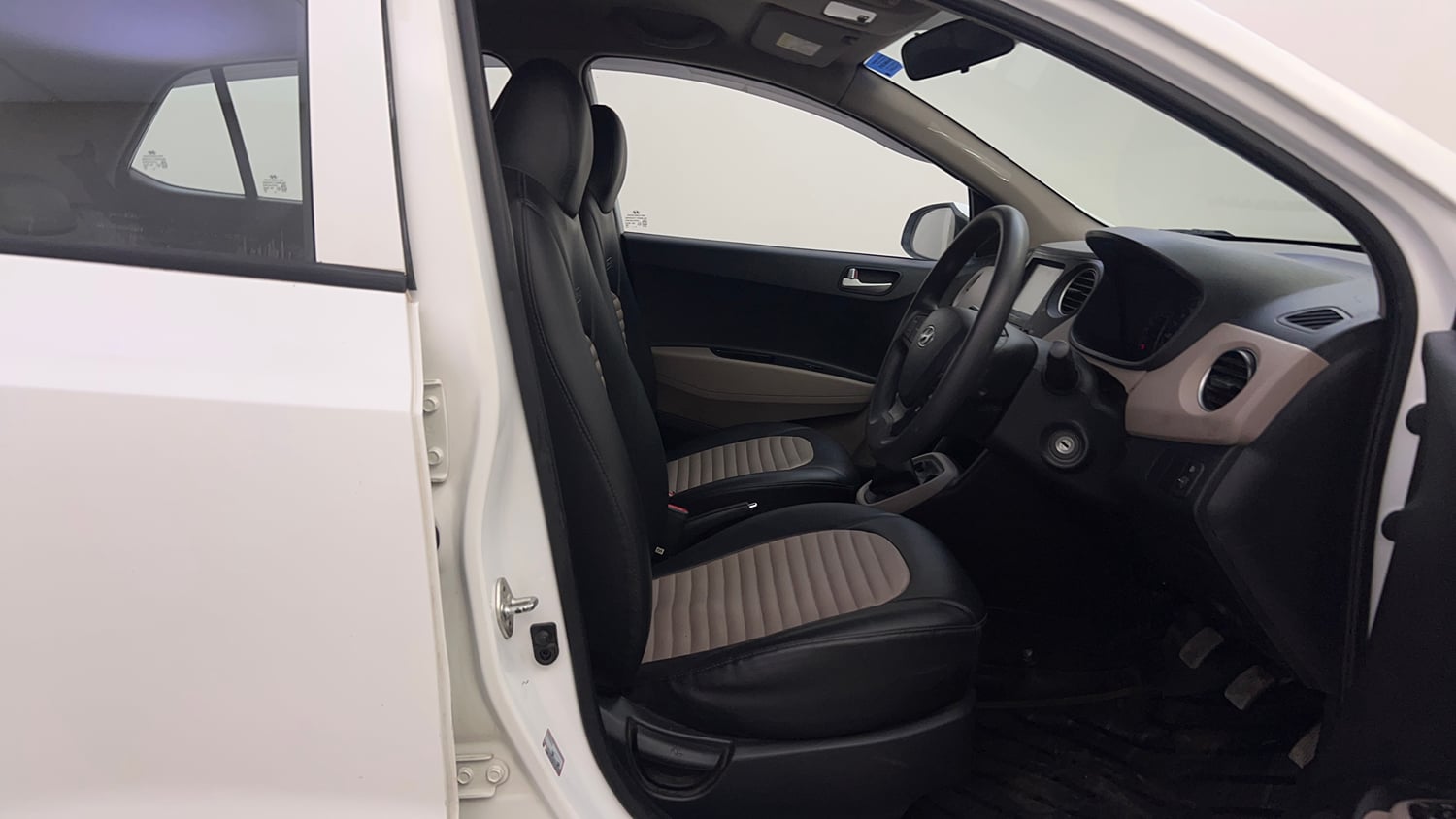 Used 2019 Hyundai Grand i10 Sportz 1.2 Kappa VTVT Petrol Manual interior RIGHT SIDE FRONT DOOR CABIN VIEW