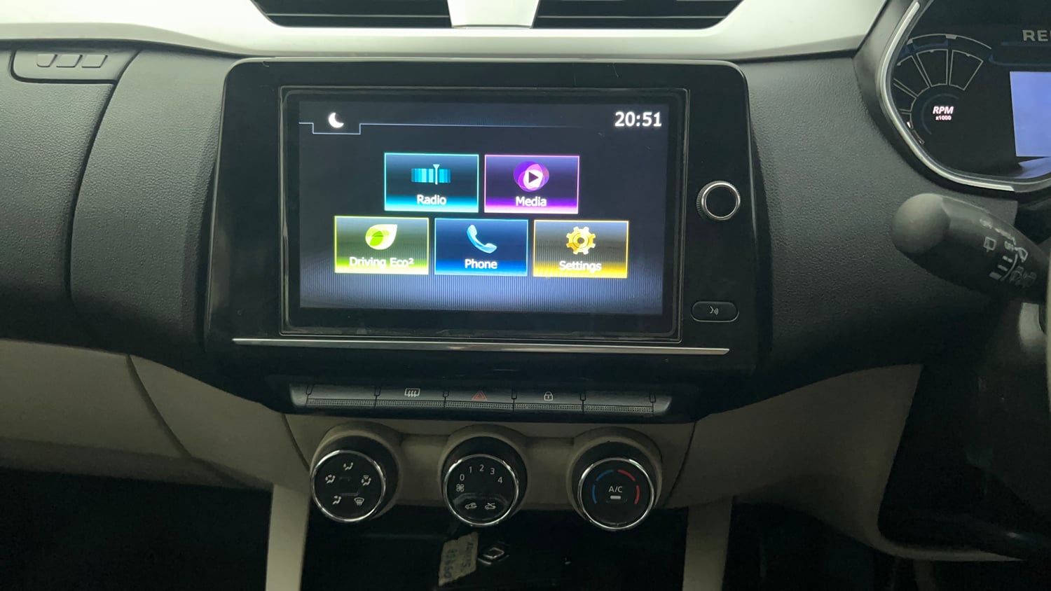 Used 2019 Renault Triber RXZ Petrol Manual interior MUSIC SYSTEM & AC CONTROL VIEW