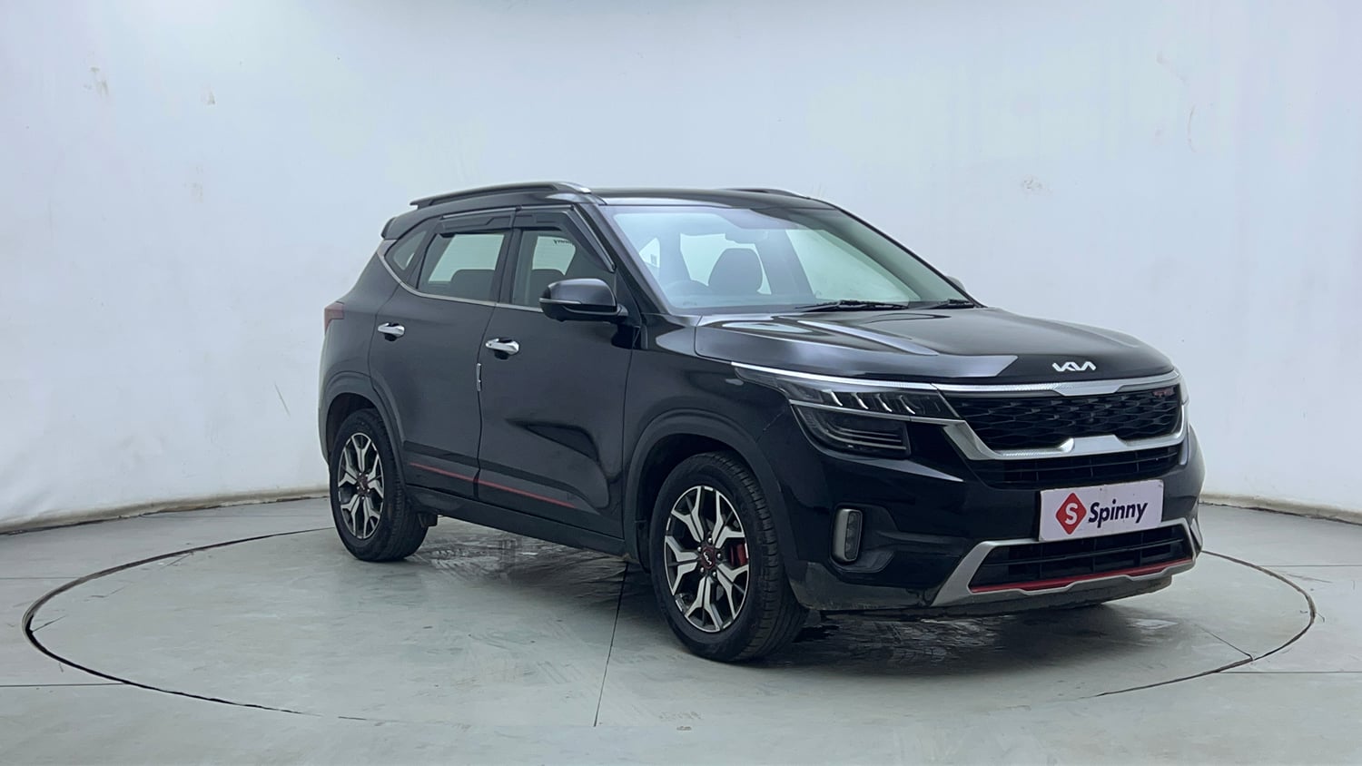 Used 2021 Kia Seltos GTX Plus 1.4 Petrol Manual exterior RIGHT FRONT CORNER VIEW