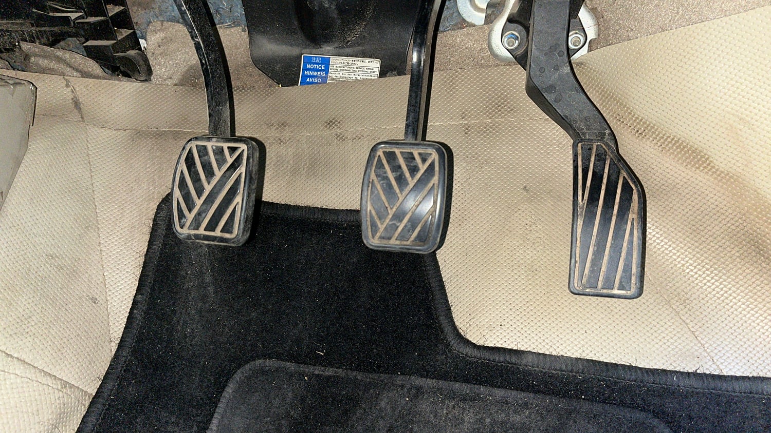 Used 2018 Maruti Suzuki Ertiga ZXI Petrol Manual interior PEDALS VIEW