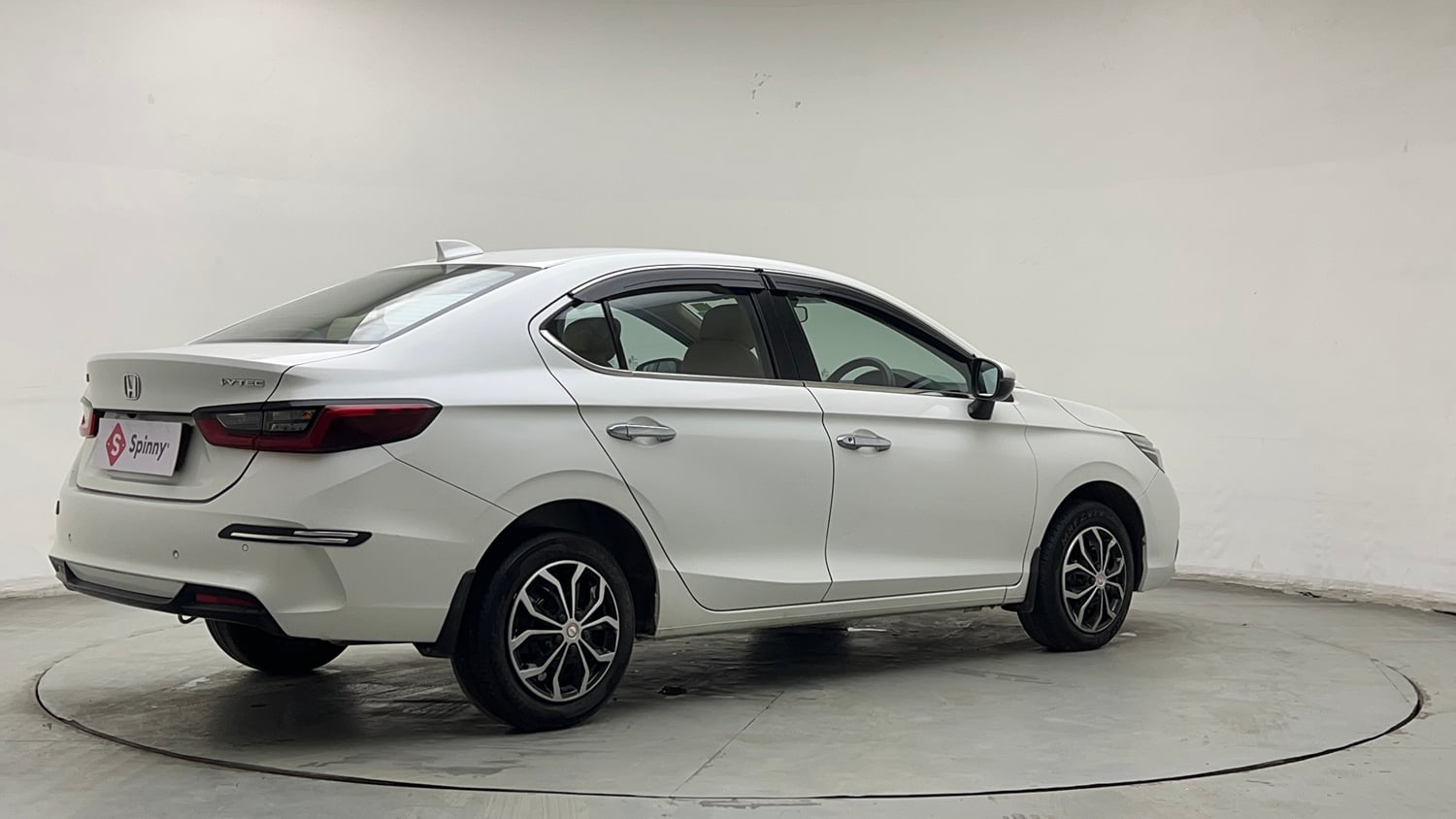 Used 2024 Honda City SV Petrol MT Petrol Manual exterior RIGHT REAR CORNER VIEW