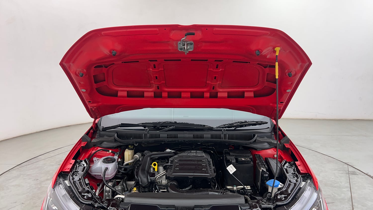 Used 2025 Volkswagen Virtus GT Line 1.0 TSI AT Petrol Automatic engine ENGINE & BONNET OPEN FRONT VIEW