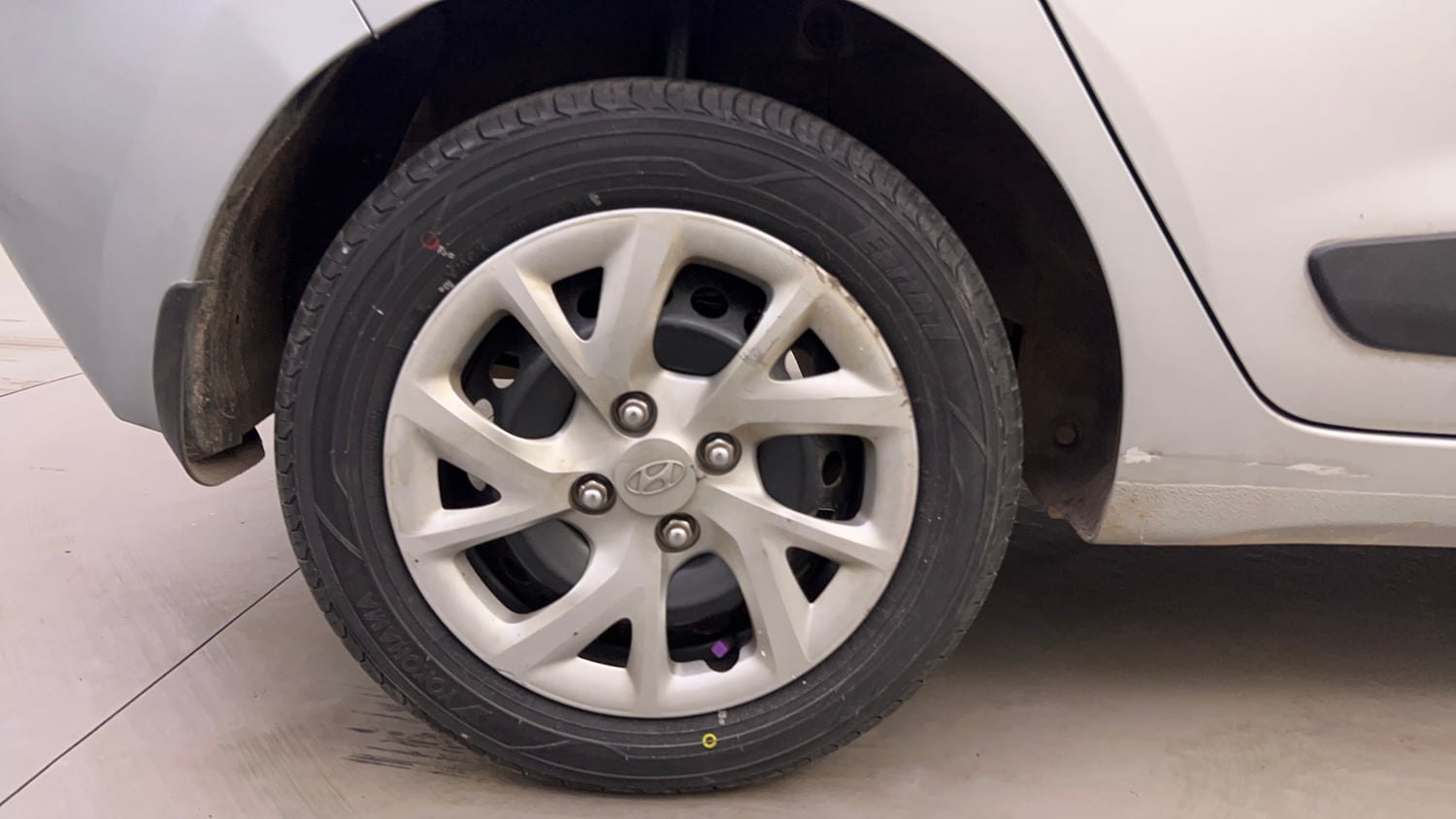 Used 2019 Hyundai Grand i10 Sportz 1.2 Kappa VTVT Petrol Manual tyres RIGHT REAR TYRE RIM VIEW
