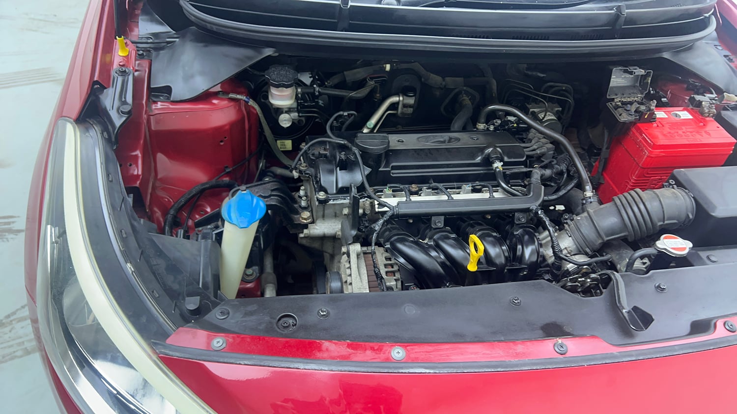Used 2015 Hyundai Elite i20 Sportz 1.2 Petrol Manual engine ENGINE RIGHT SIDE VIEW