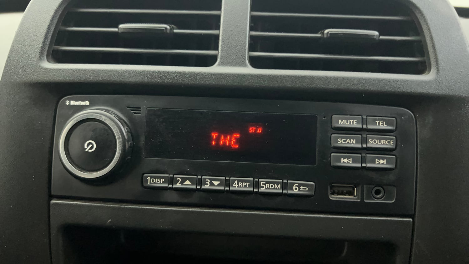 Used 2021 Renault Kwid RXL Petrol Manual top_features Integrated (in-dash) music system