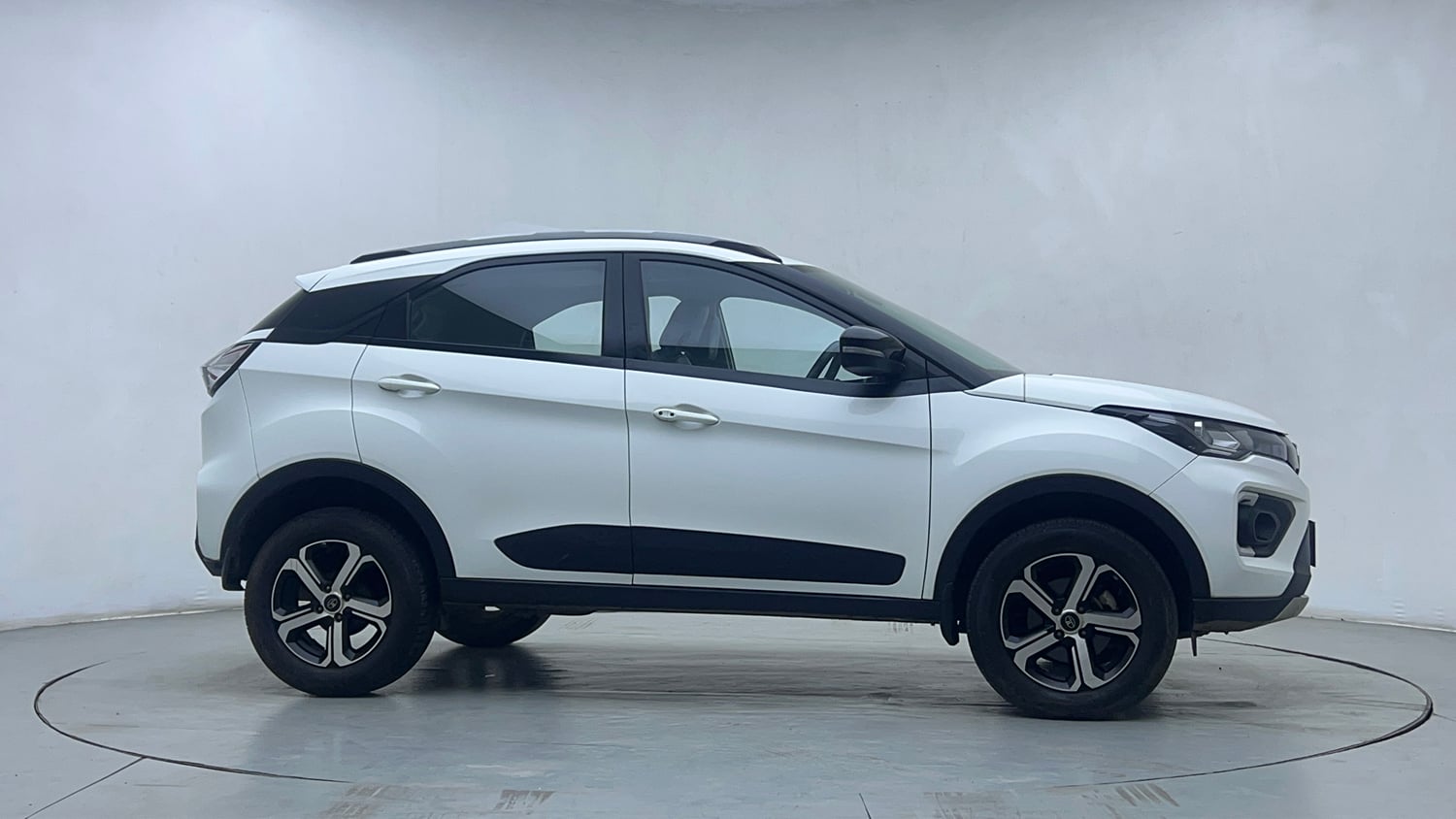 Used 2023 Tata Nexon XZA Plus (S) Petrol Automatic exterior RIGHT SIDE VIEW